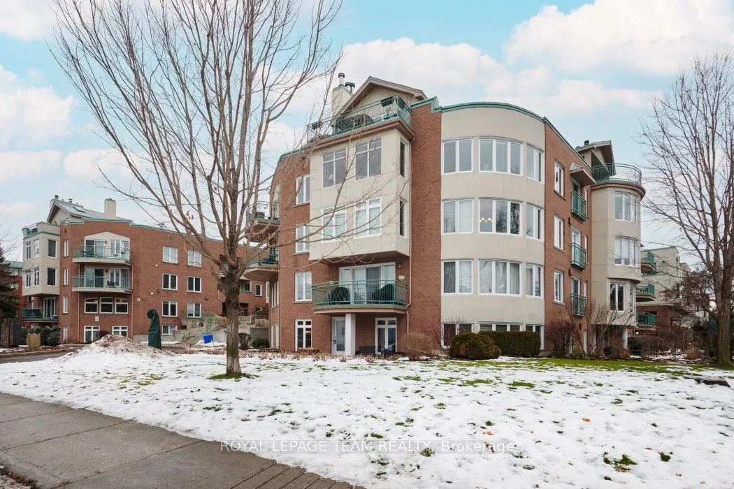 Condo Apartment in Overbrook - Castleheights and Area