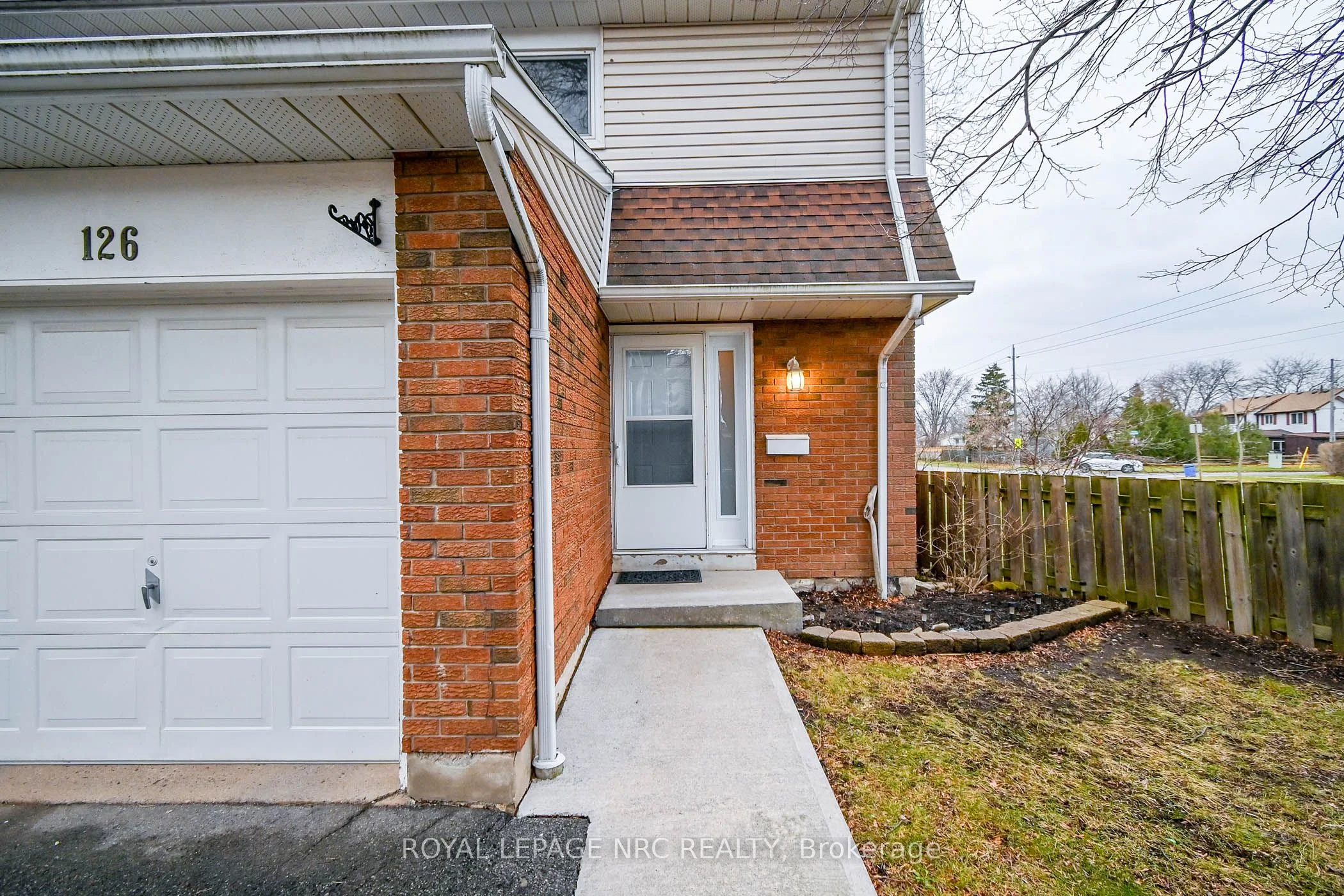 Condo Townhouse in St. Catharines