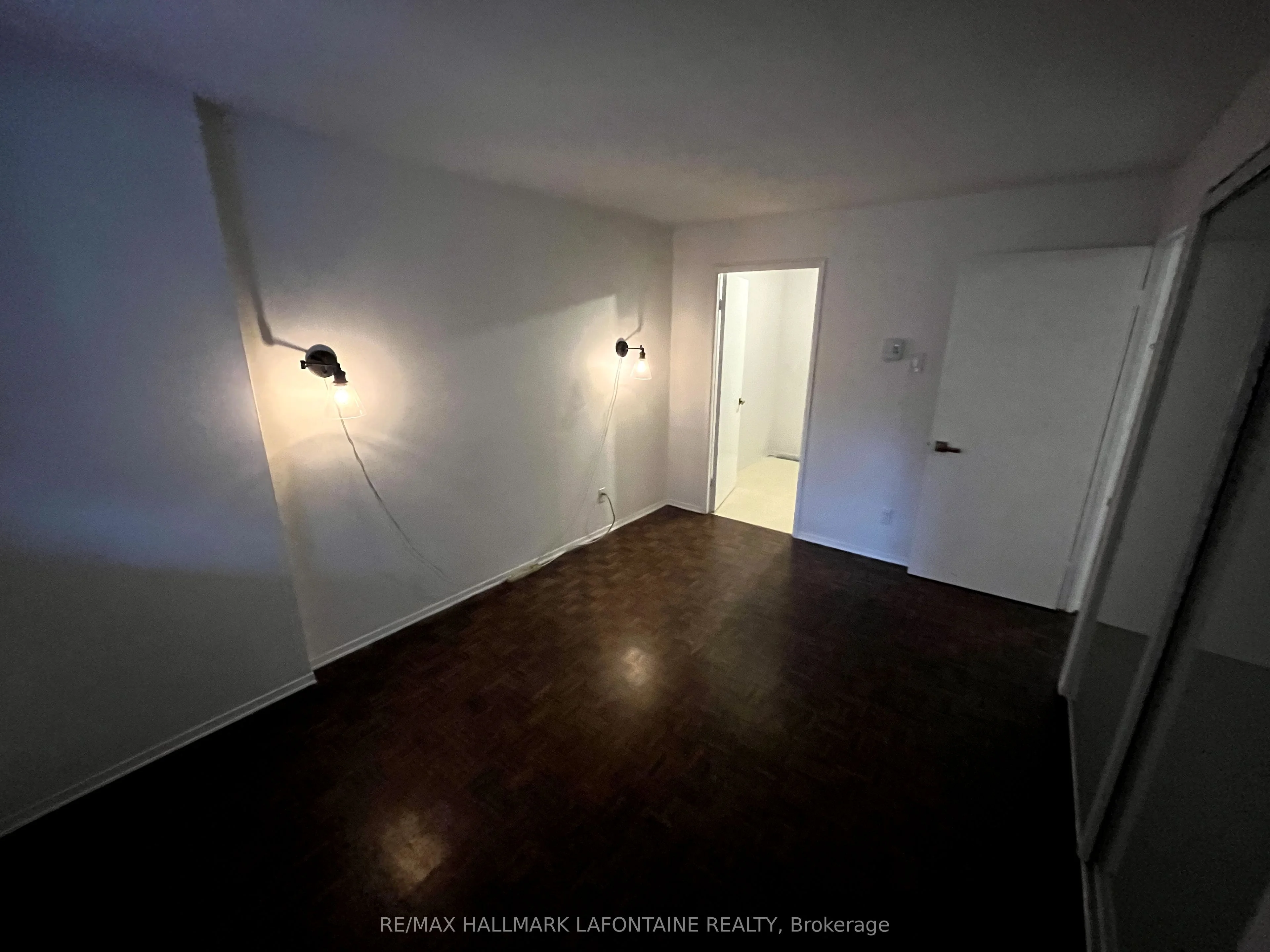 475 Laurier Avenue W 302, Ottawa Centre, ON K1R 7X1