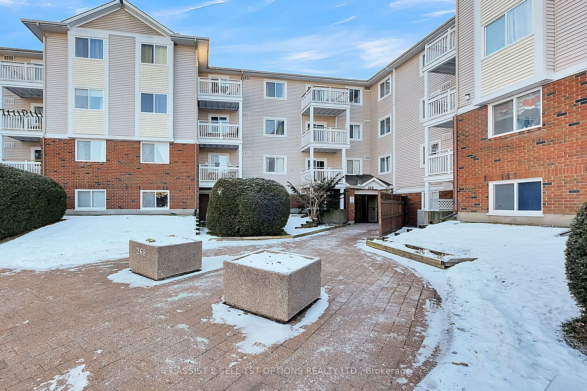Condo Apartment in Hunt Club - South Keys and Area