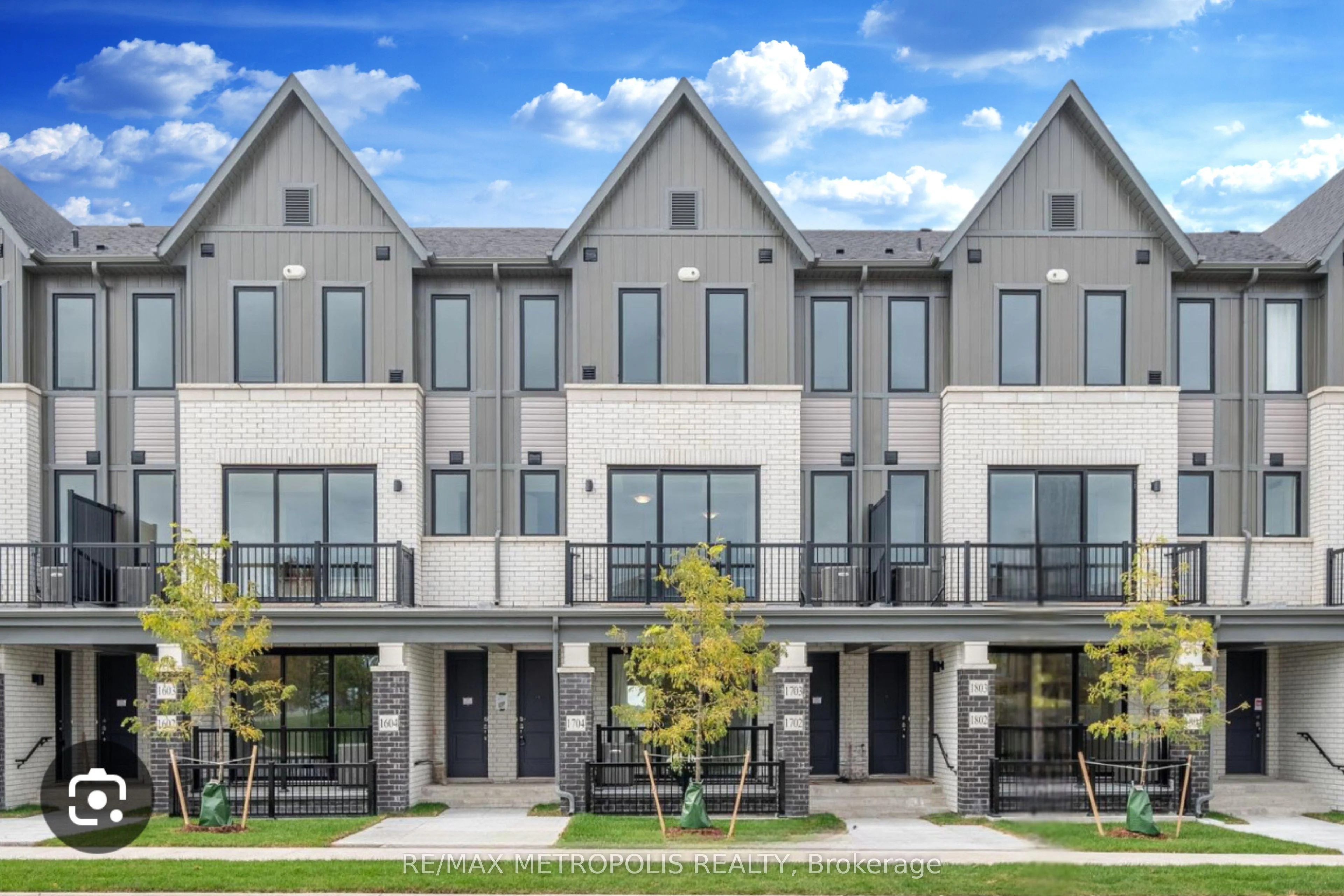 Att/Row/Townhouse in Cobourg