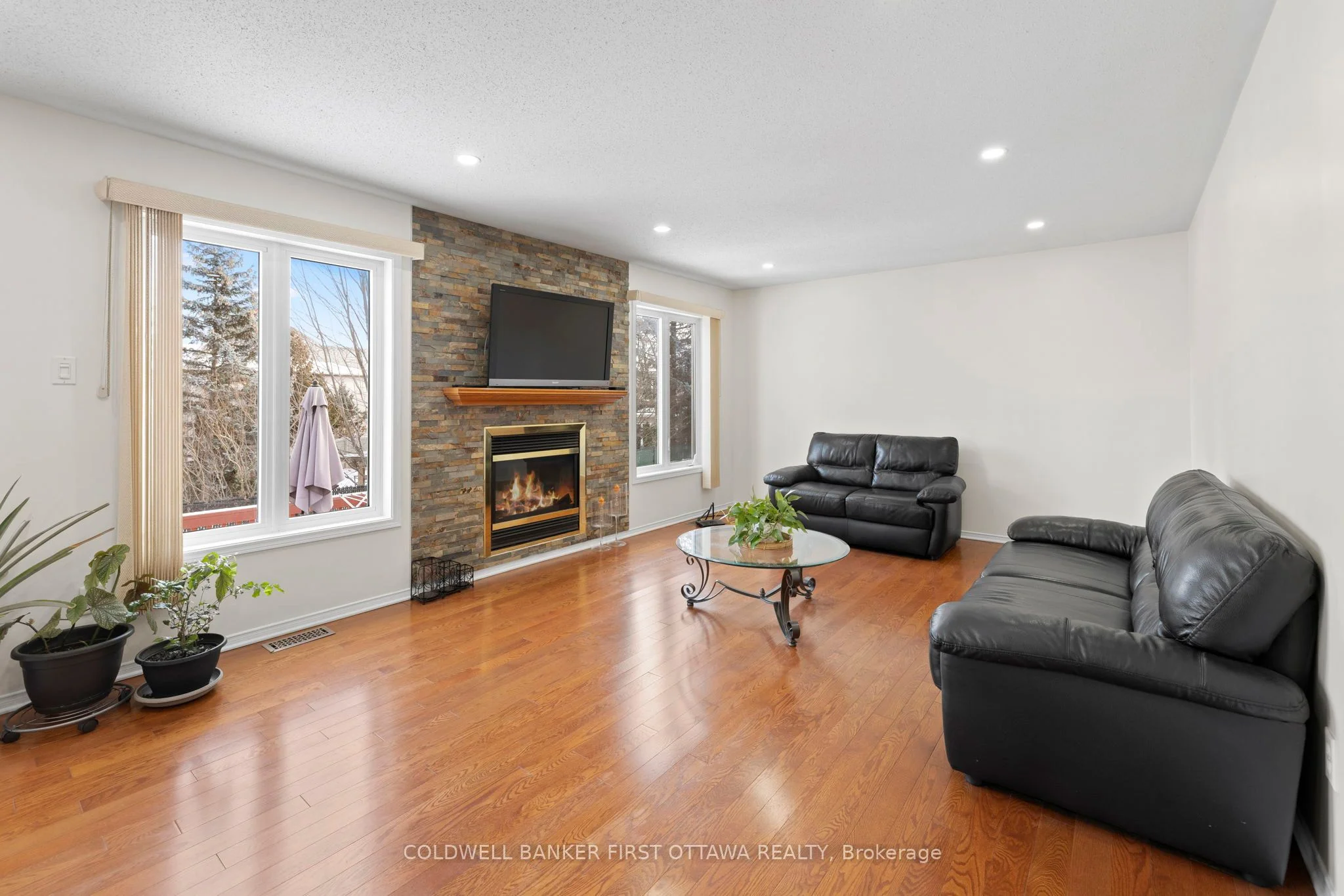 152 Flamborough Way, Kanata, ON K2K 3H9