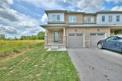 Att/Row/Townhouse in Niagara Falls