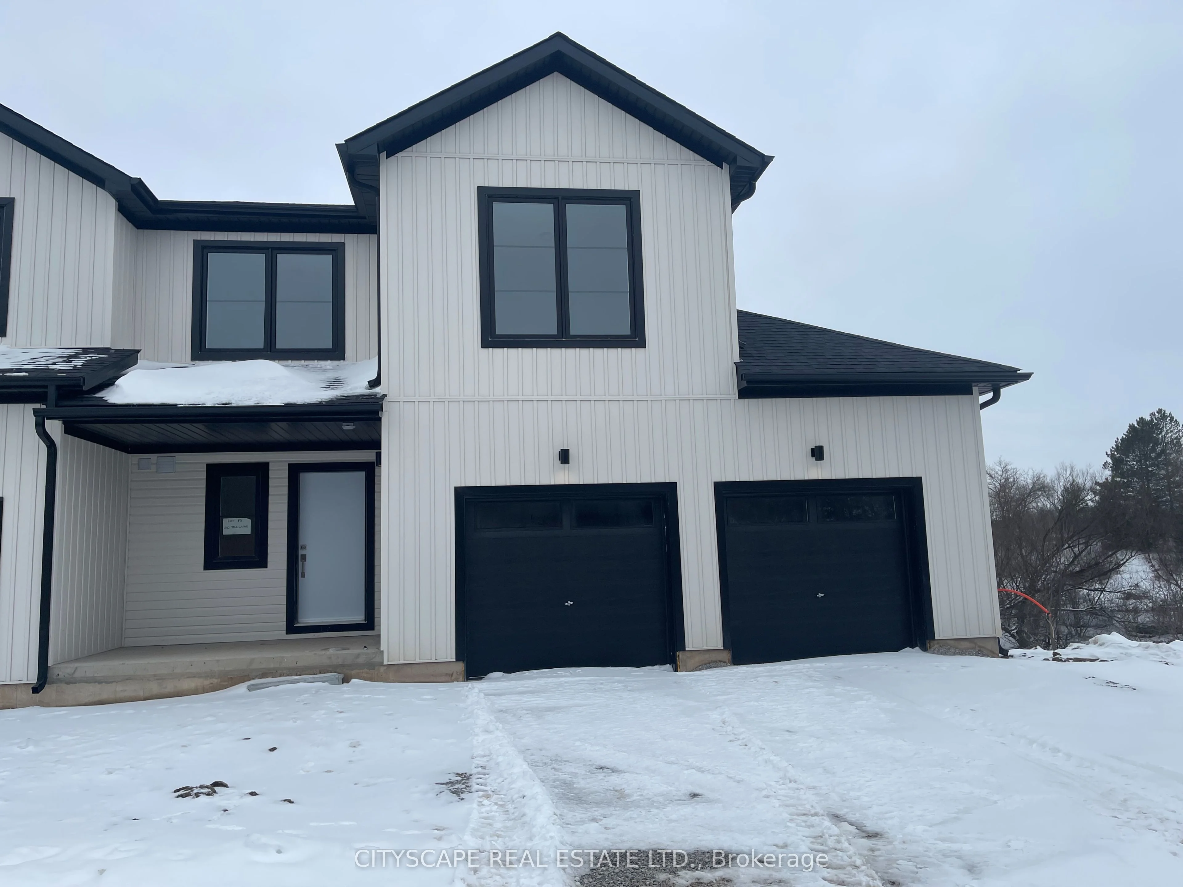 Condo Townhouse in Haldimand