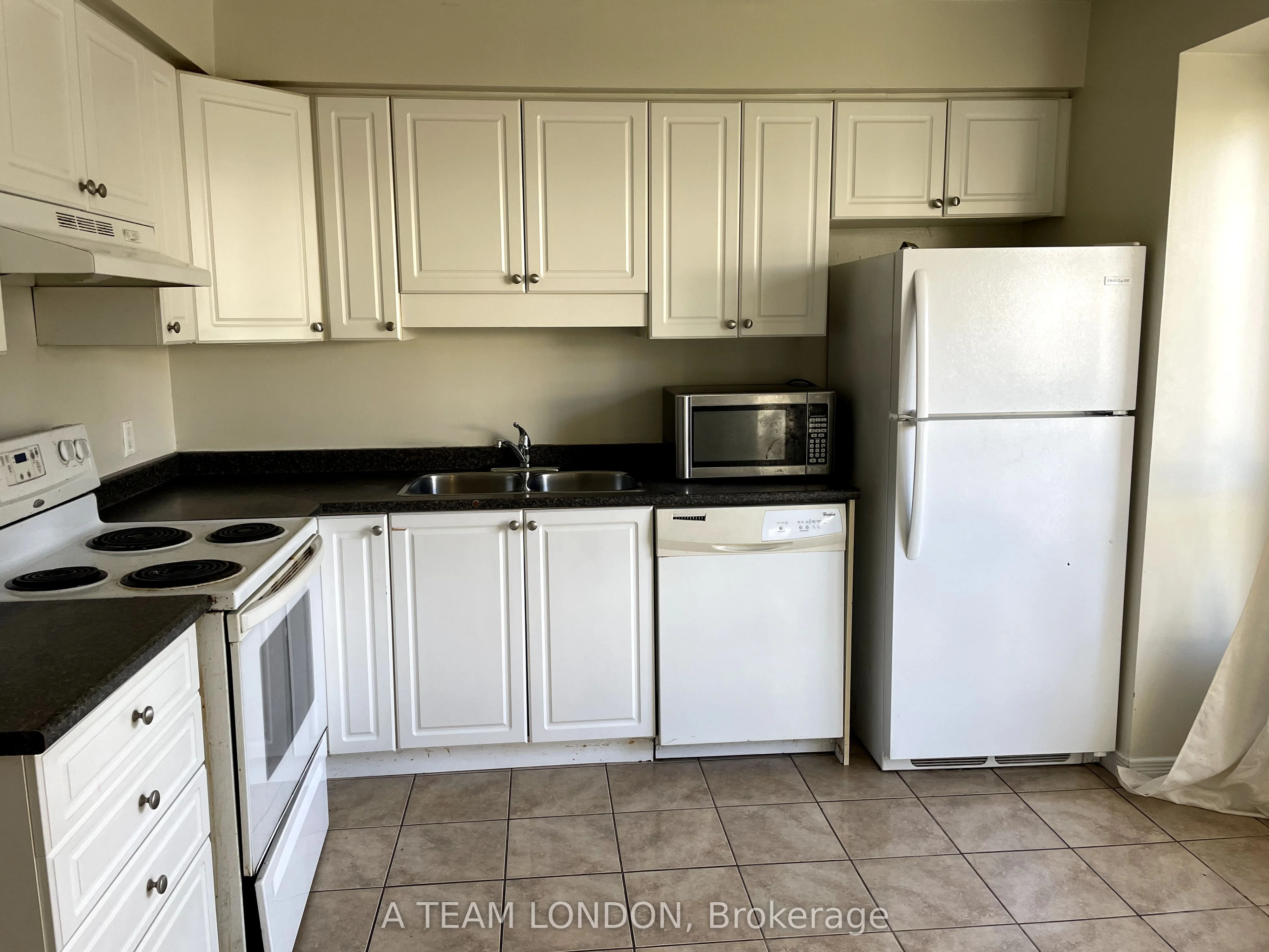 355 Sandringham Crescent 37, London South, ON N6C 5K3