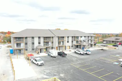 202-10 Hillside Meadow Drive, Quinte West, On K8v 0j7