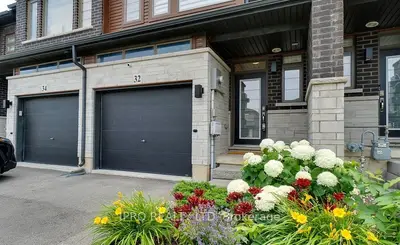 Att/Row/Townhouse in Hamilton