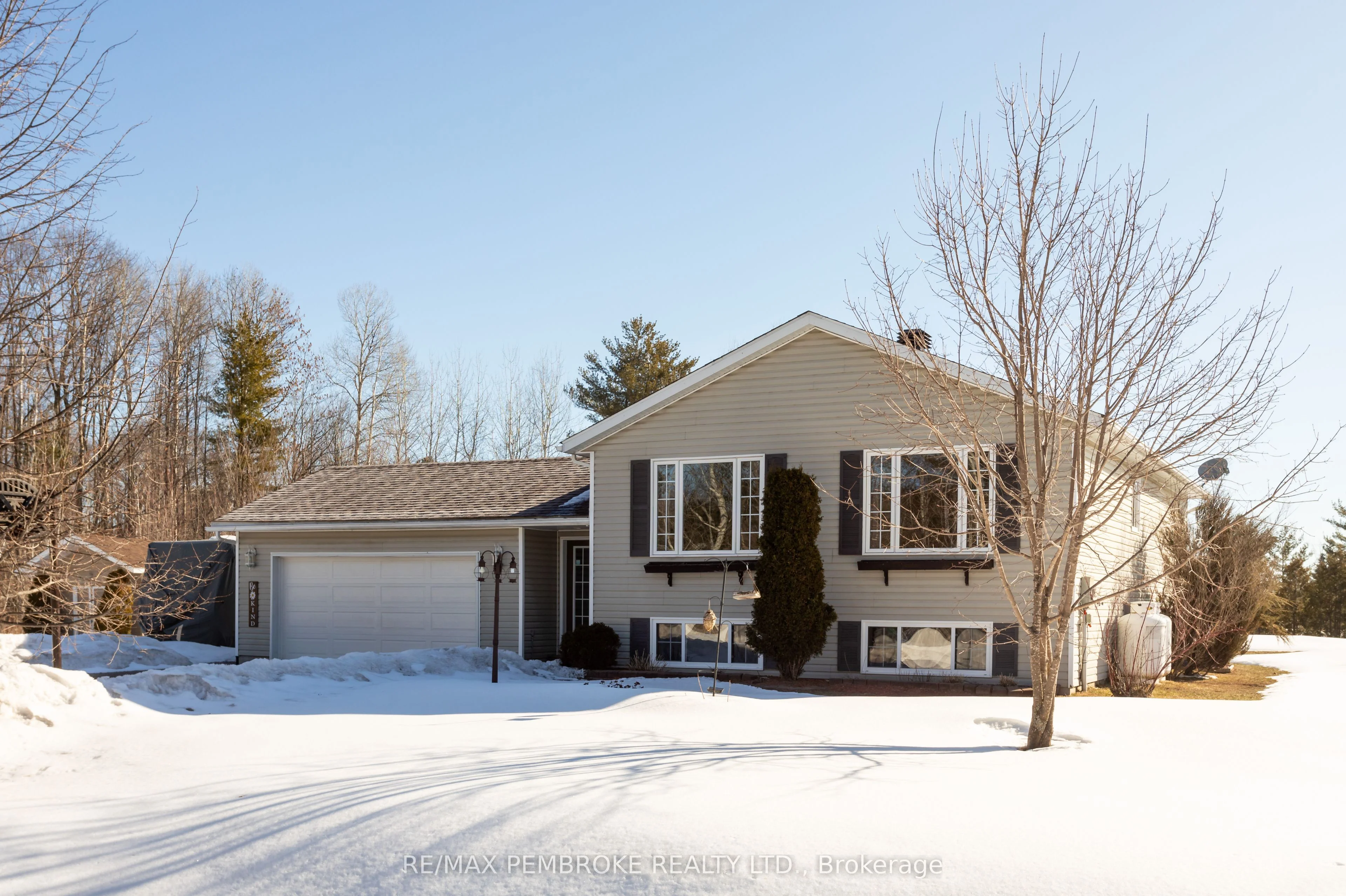 22 Kellard Street, Laurentian Valley, On K8a 6w6