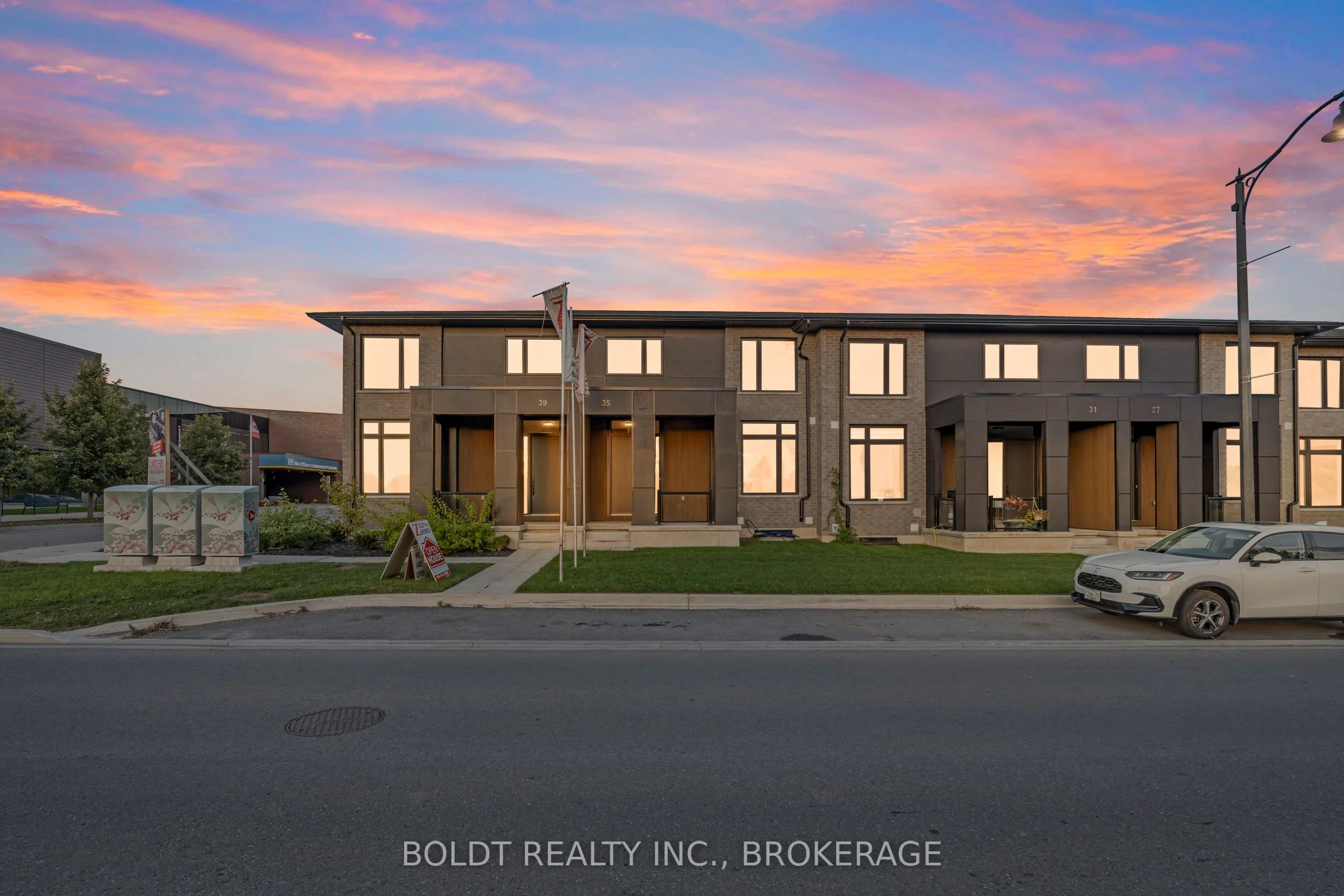 Att/Row/Townhouse in Pelham