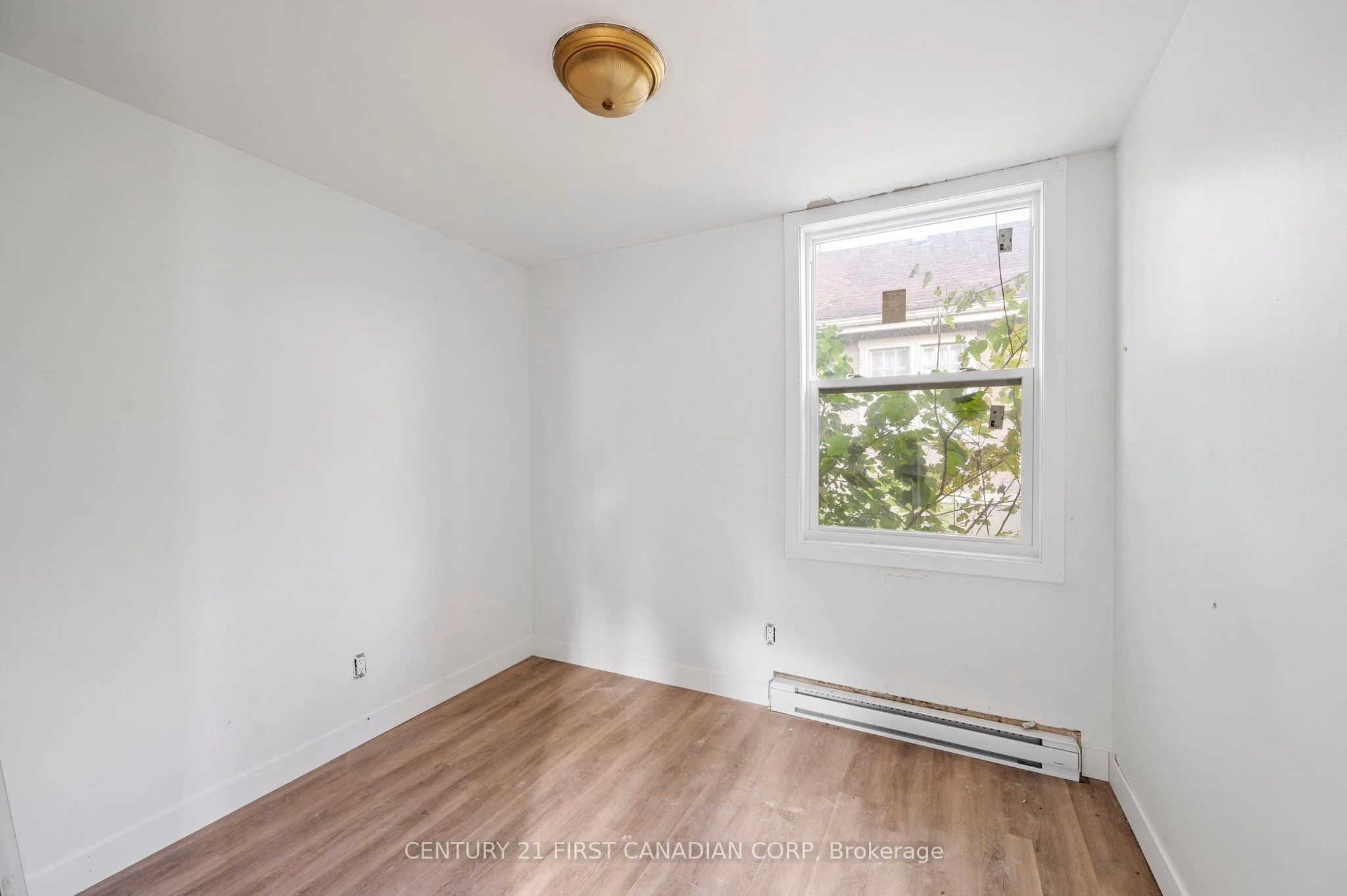 435 Charlotte Street, London East, ON N5W 4A5