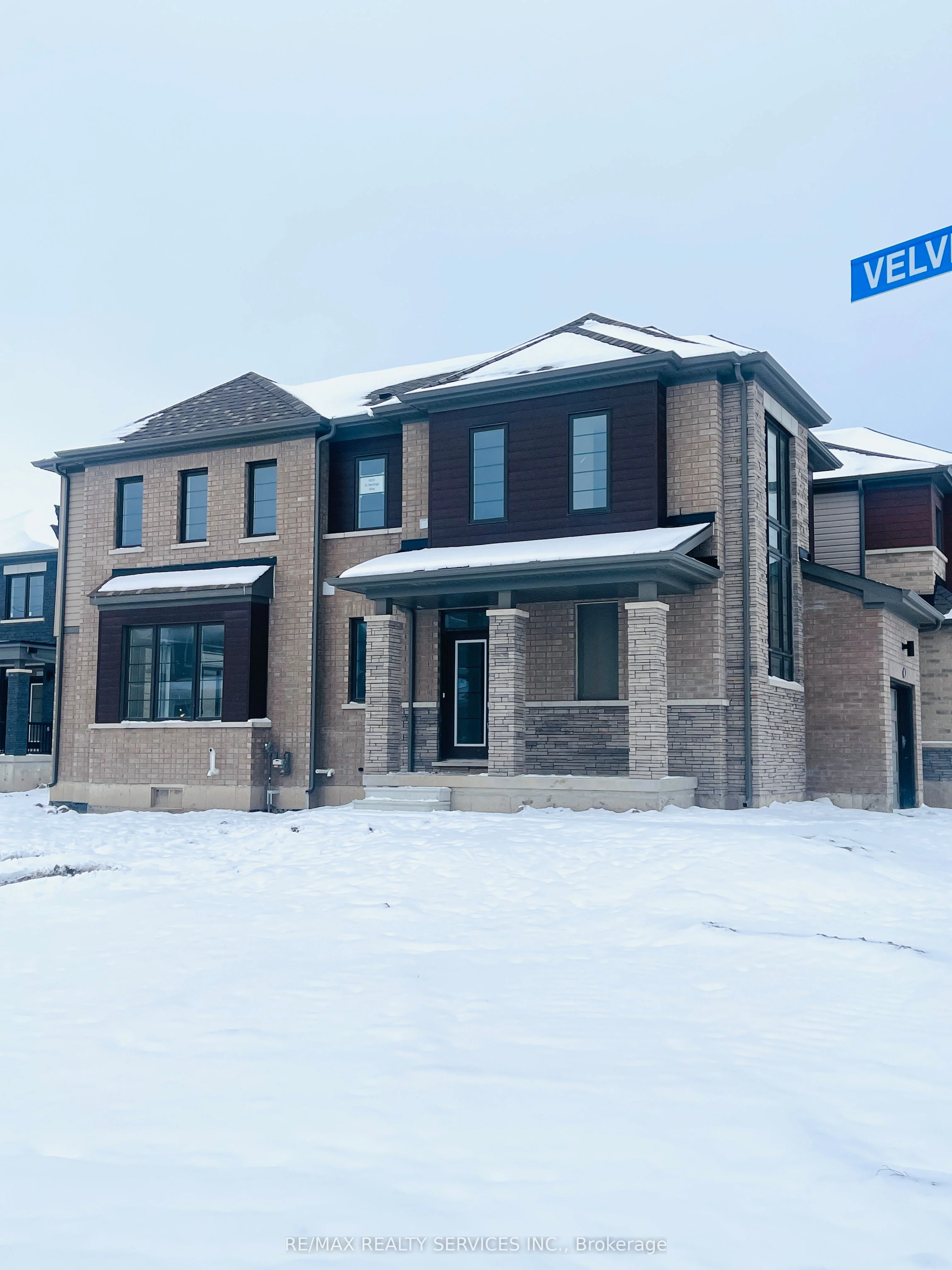 Detached in Thorold