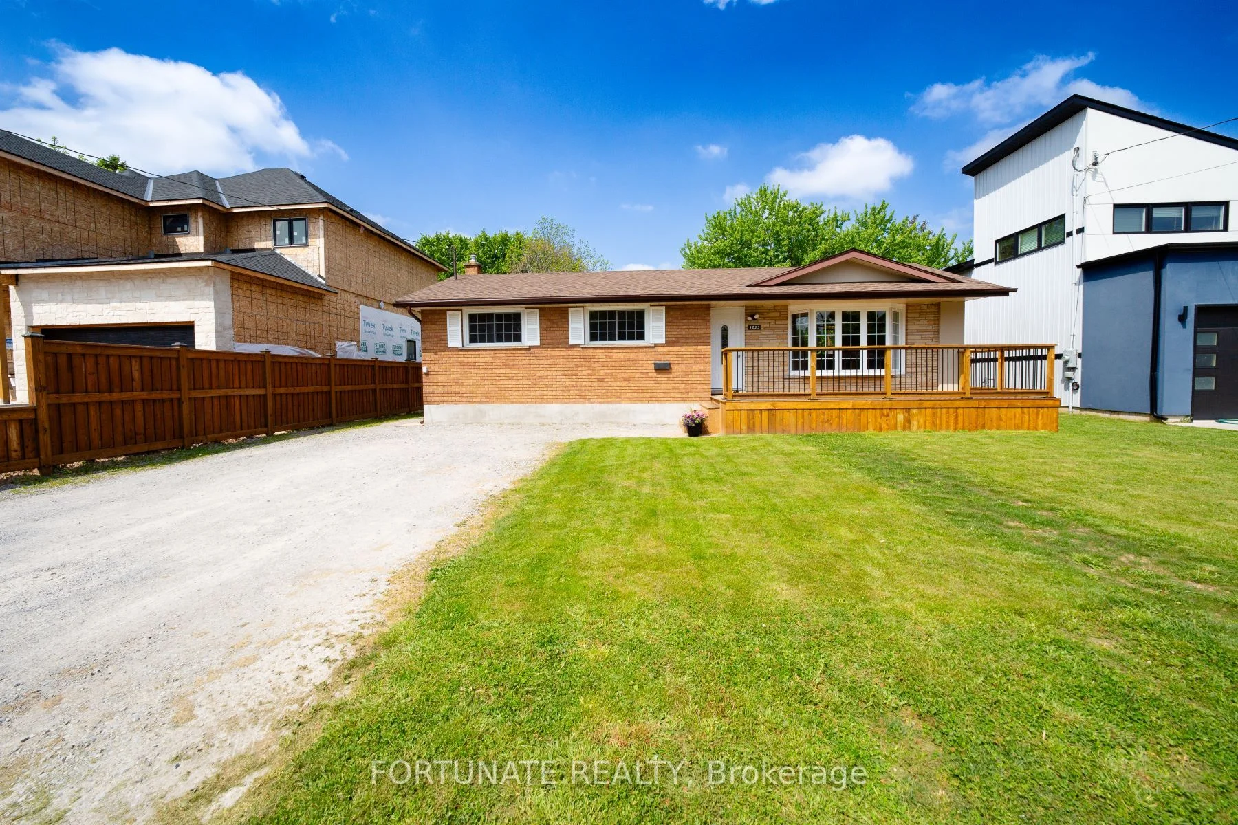 3223 Dorchester Road, Niagara Falls, On L2j 2z9