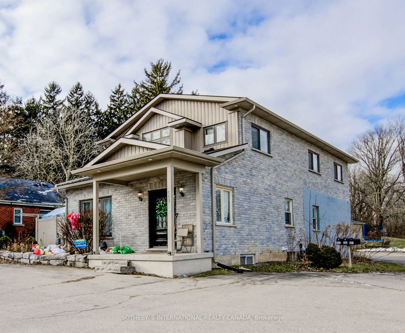 Duplex in Brantford