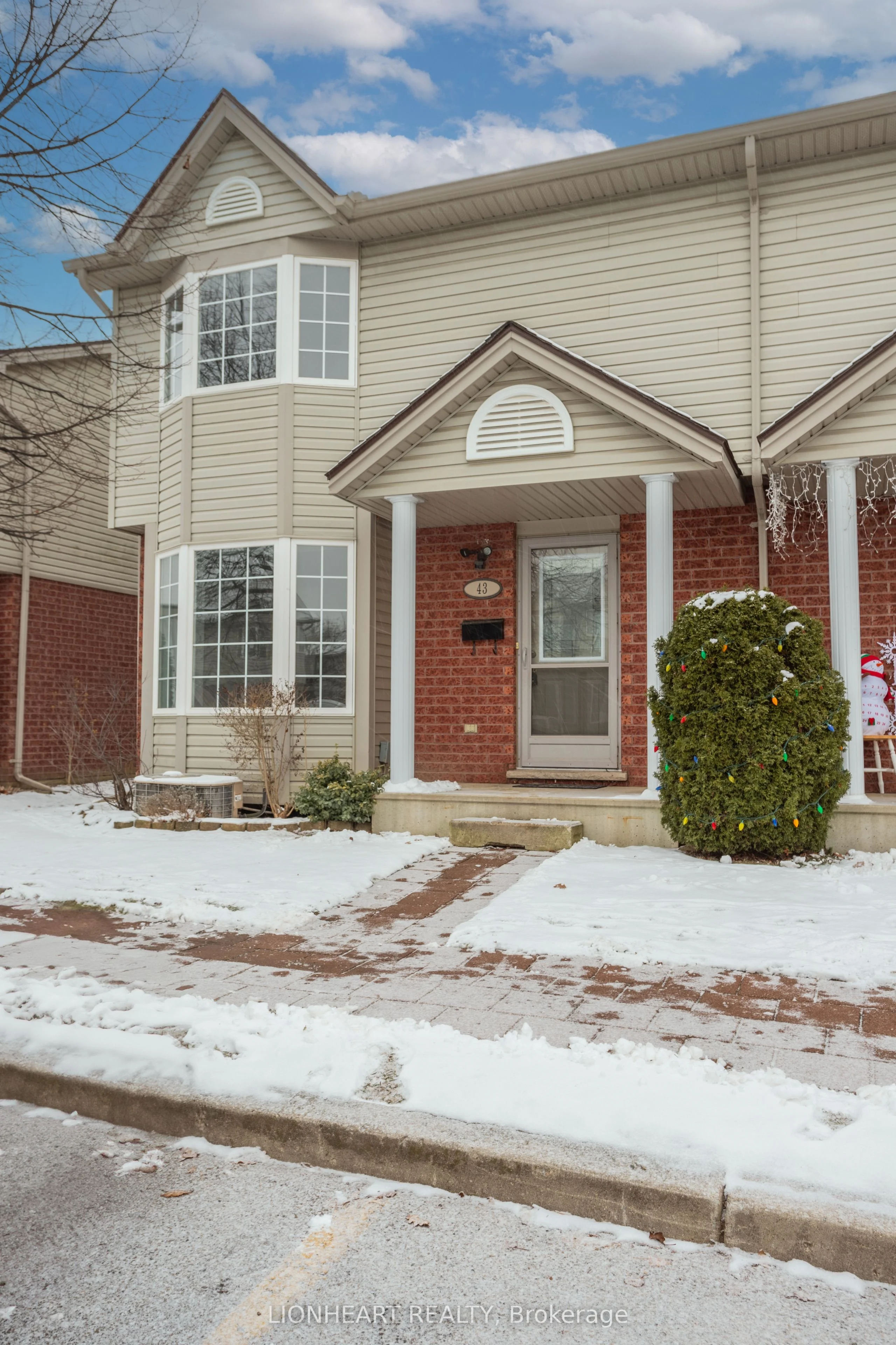 101 Brookside Street 43, London South, On N5z 5c9