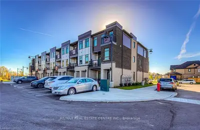 Condo Townhouse in Kitchener