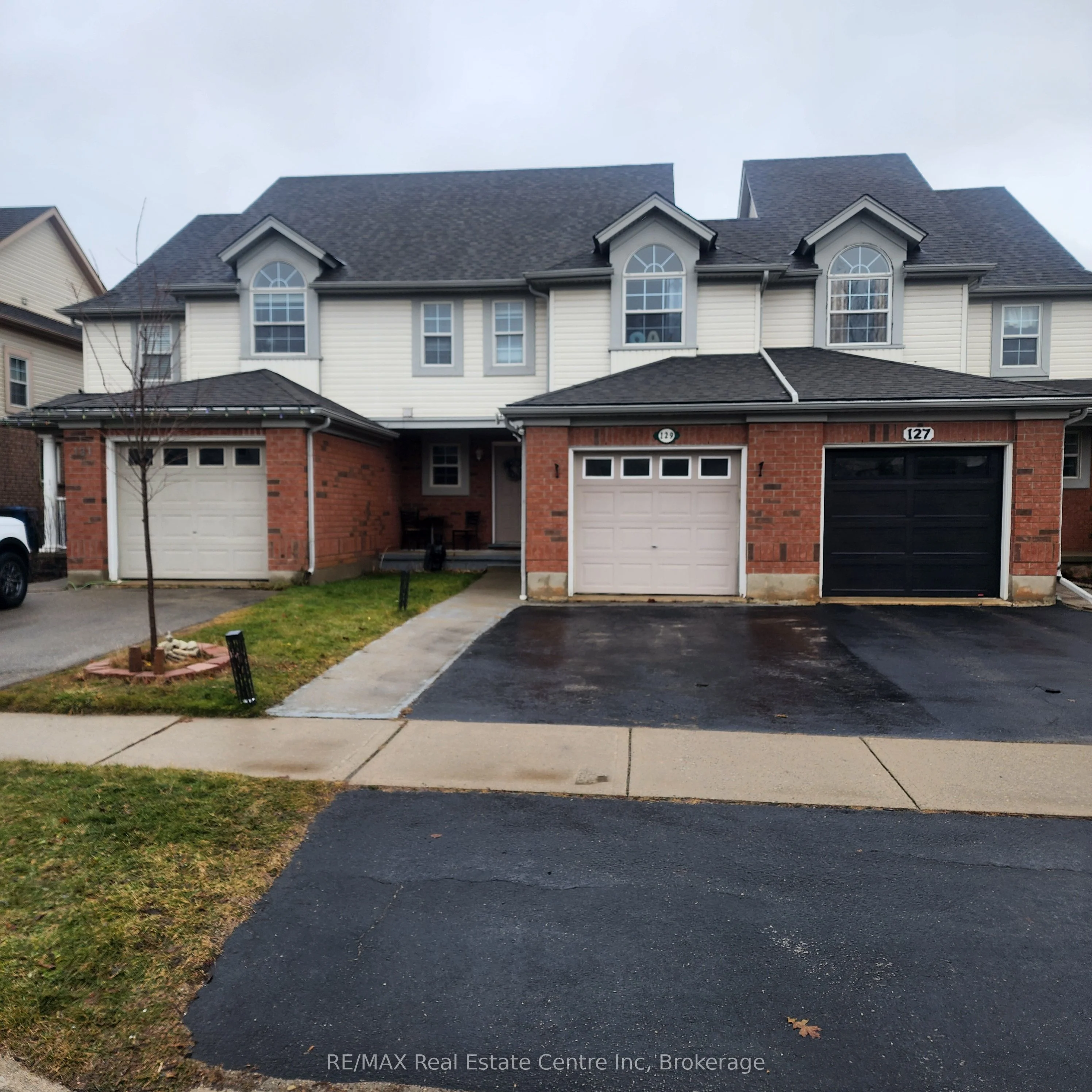 Att/Row/Townhouse in Guelph