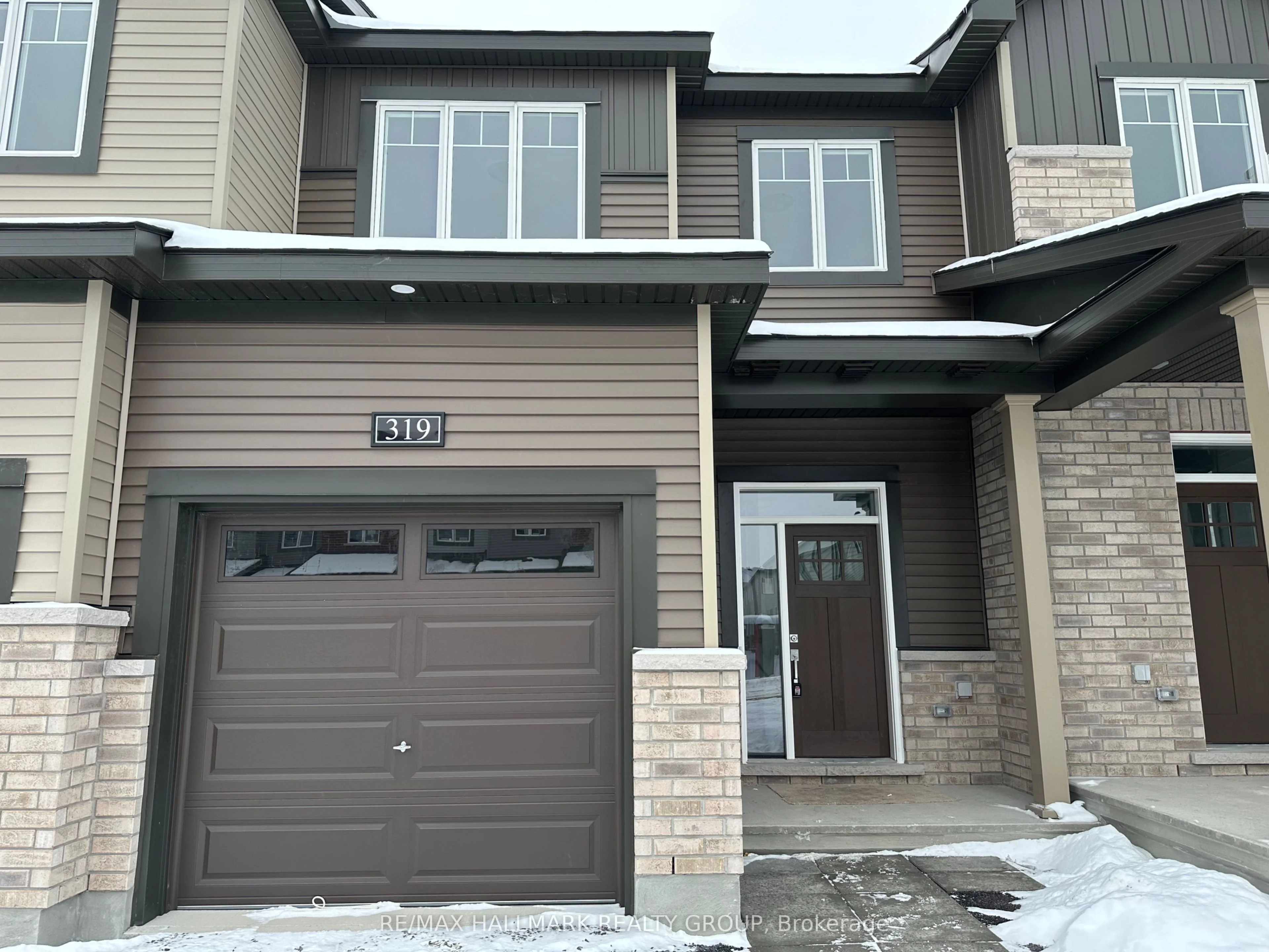 Att/Row/Townhouse in Orleans - Cumberland and Area