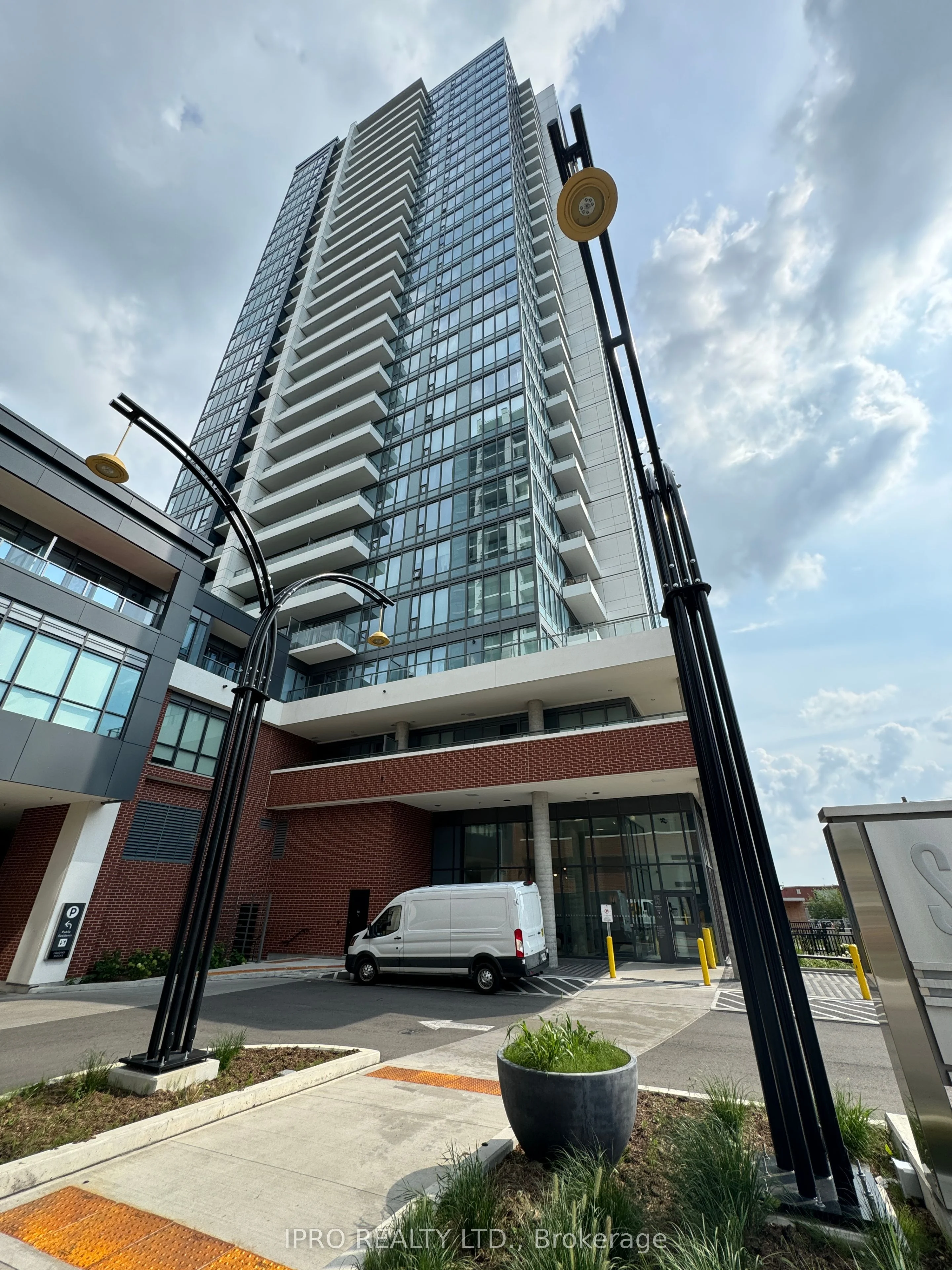 15 Wellington Street S 211, Kitchener, On N2g 0e4
