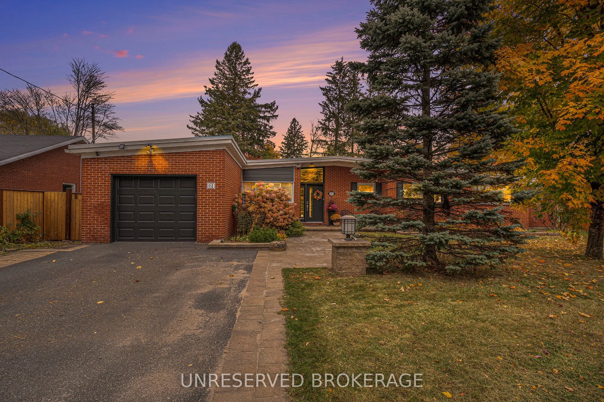 Detached in Country Place - Pineglen - Crestview and Area