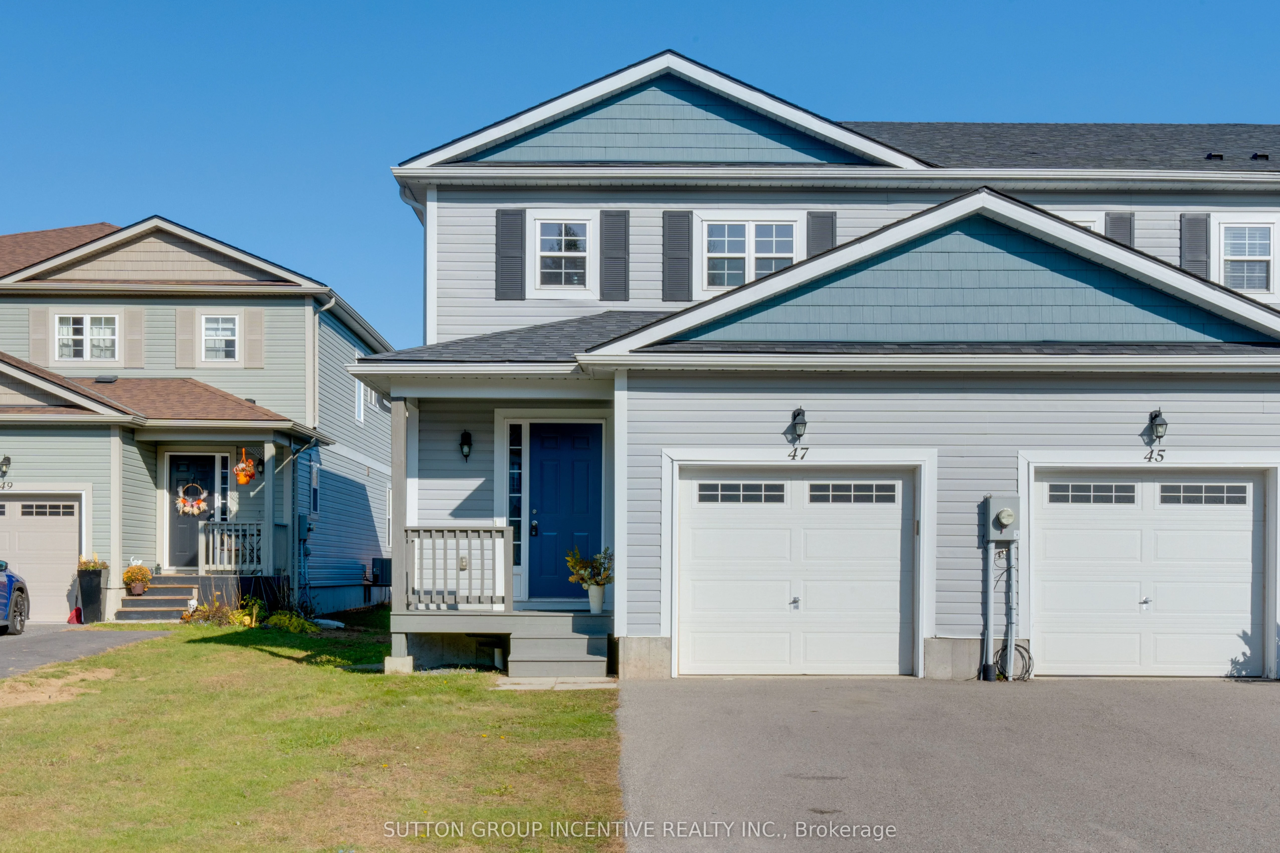 Att/Row/Townhouse in Bracebridge