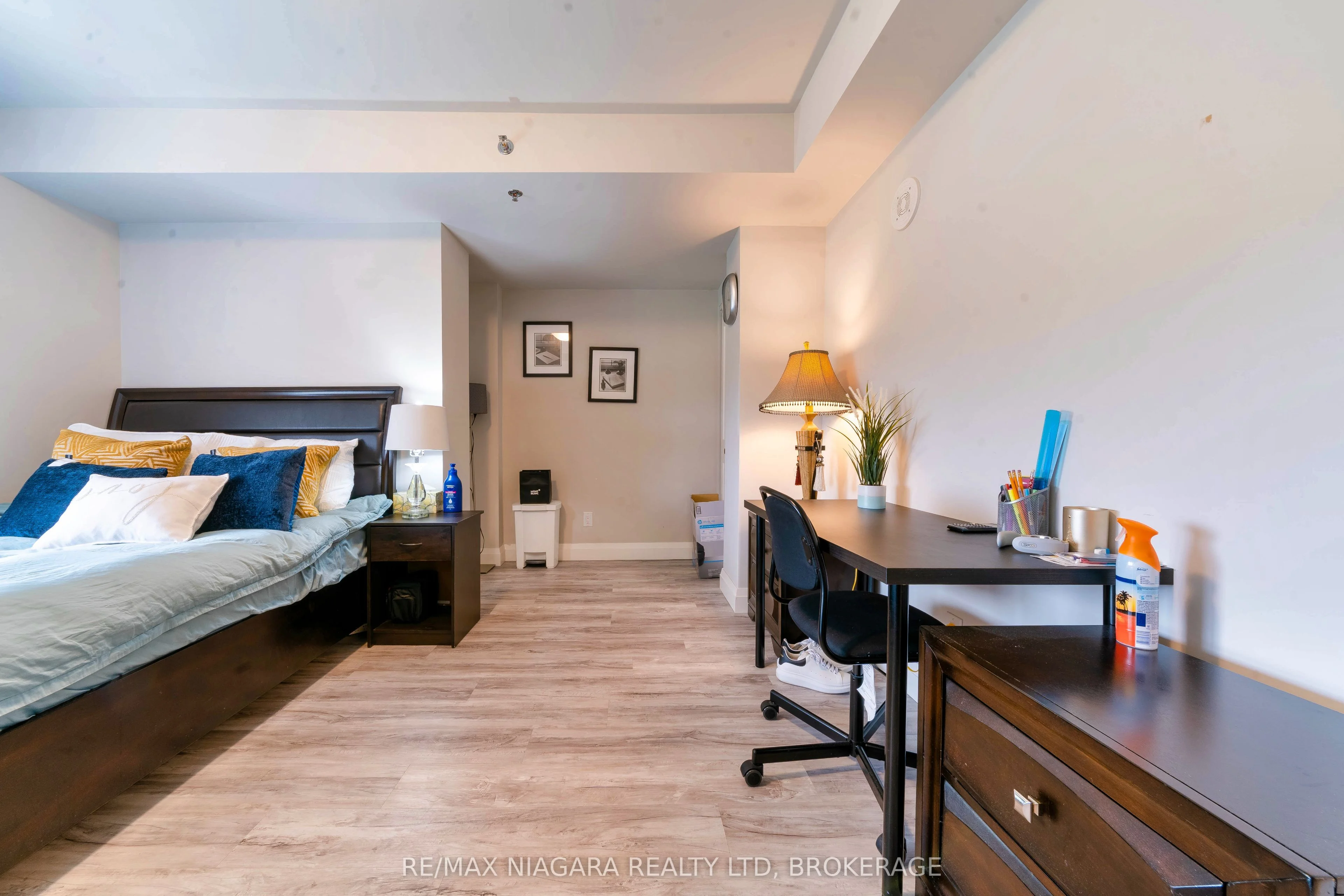 5698 MAIN Street 701, Niagara Falls, ON L2G 0Z2
