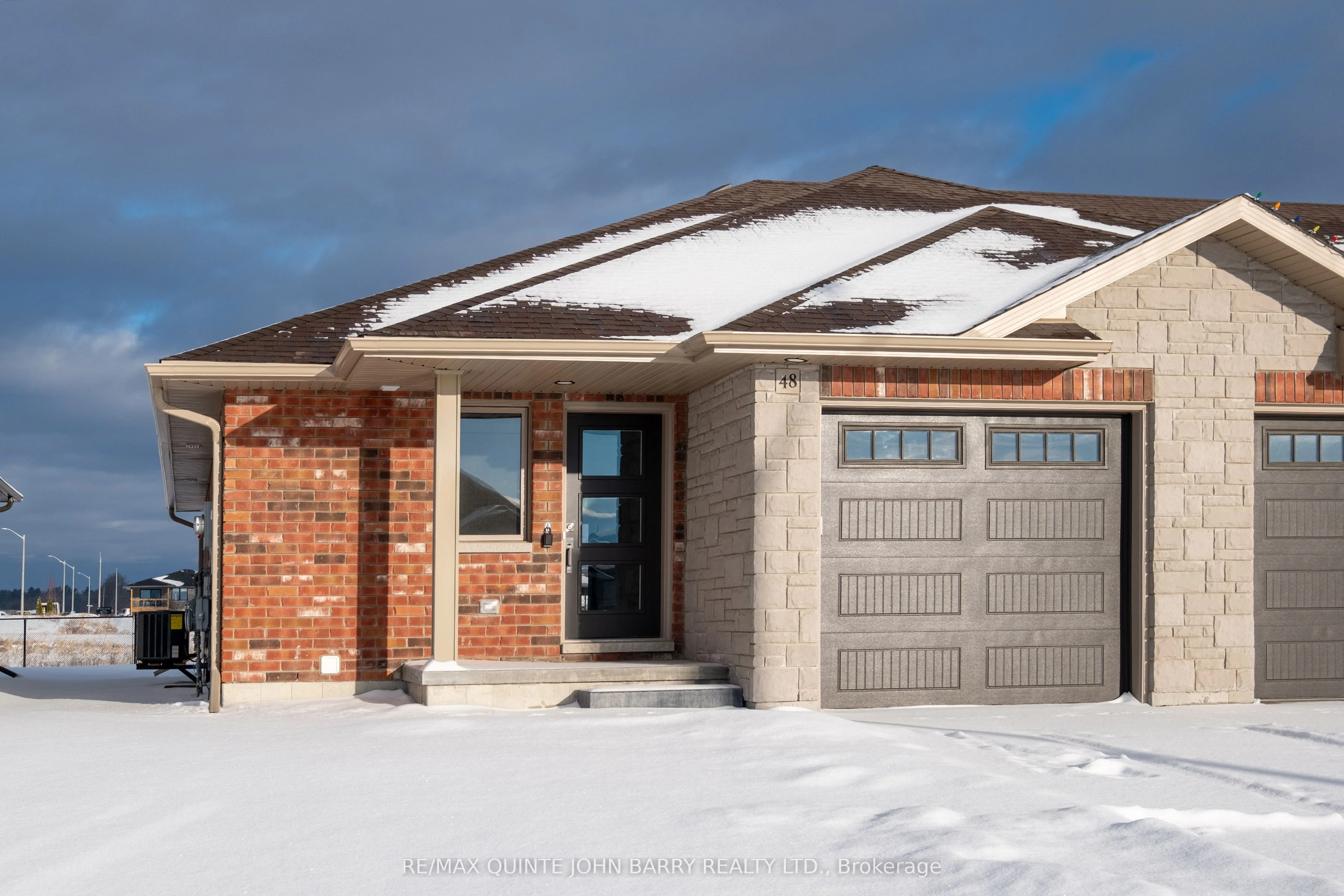 Att/Row/Townhouse in Quinte West