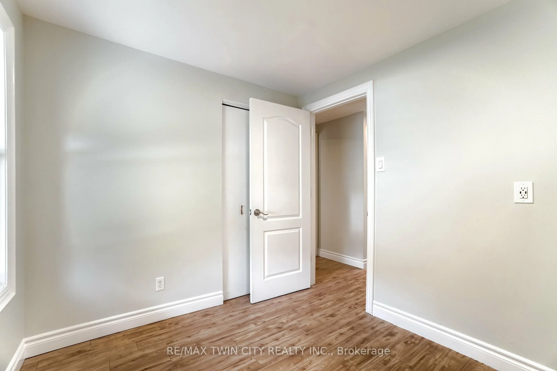106 Churchill Drive, Cambridge, ON N1S 3V2