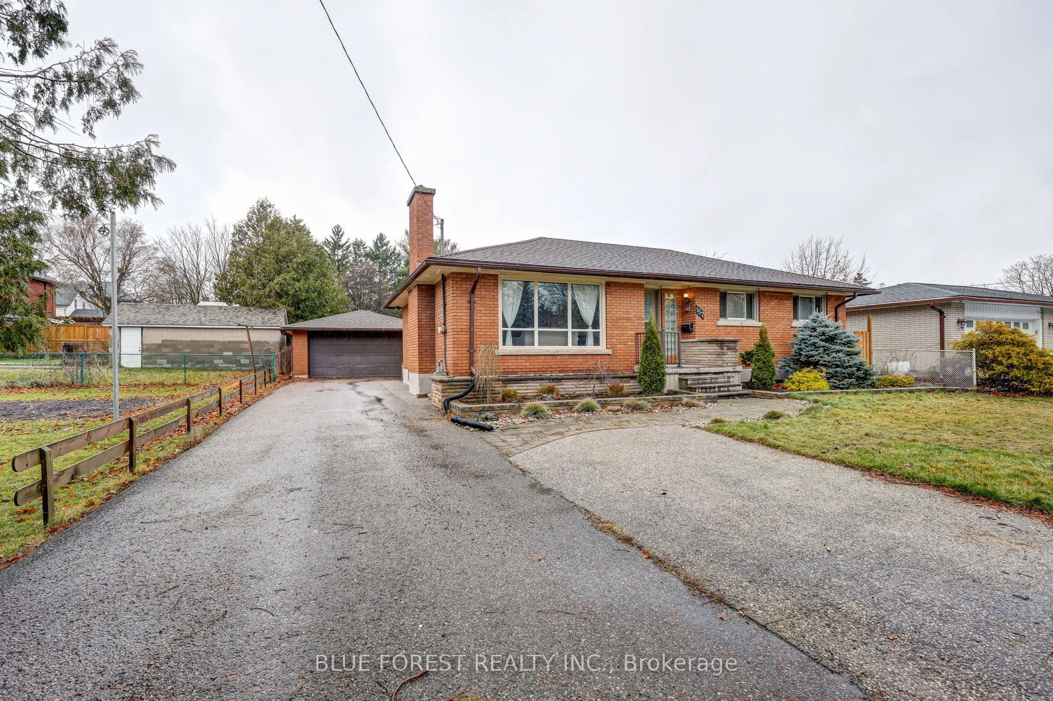 Detached in Woodstock