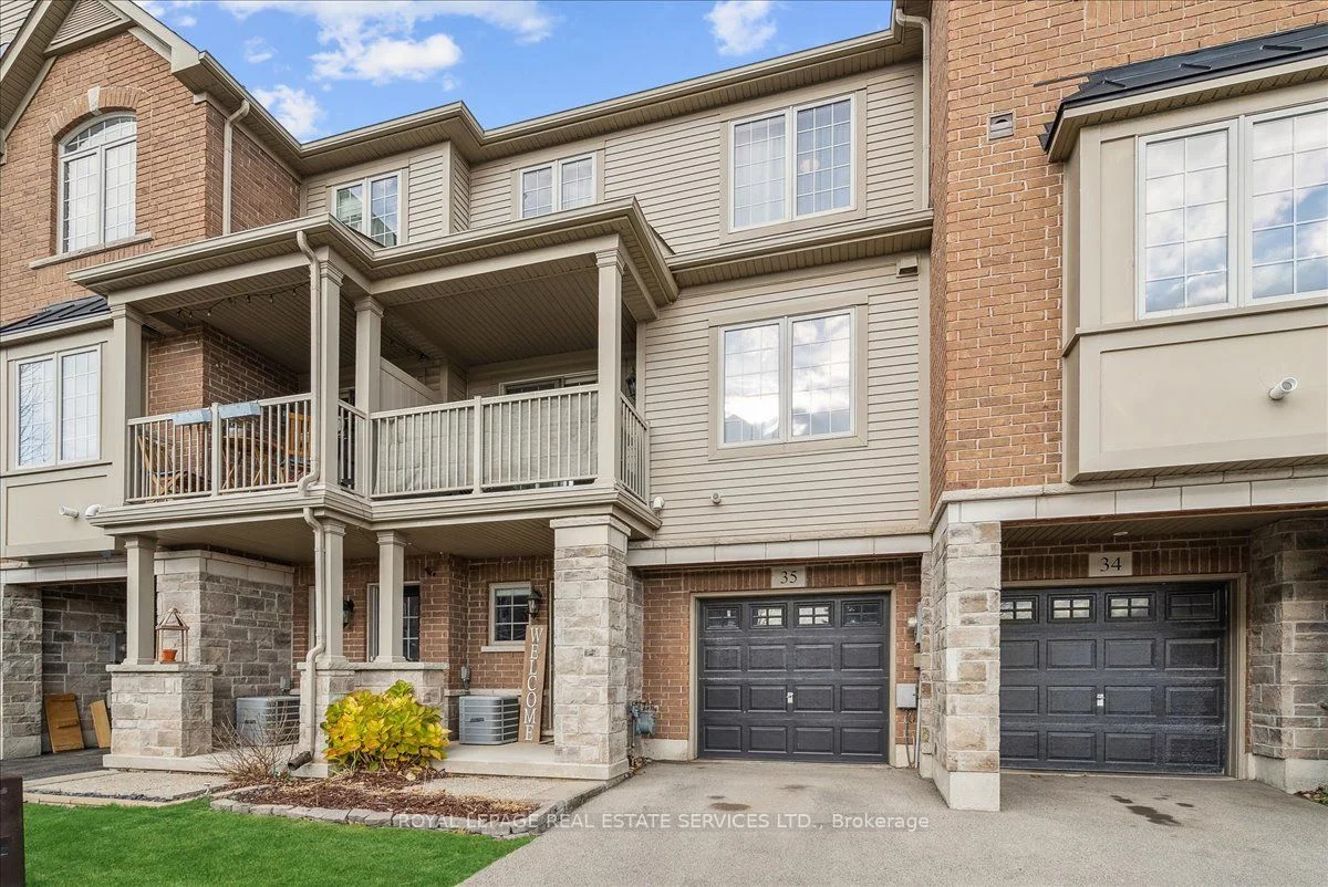 Att/Row/Townhouse in Grimsby