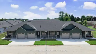 Att/Row/Townhouse in Huron East