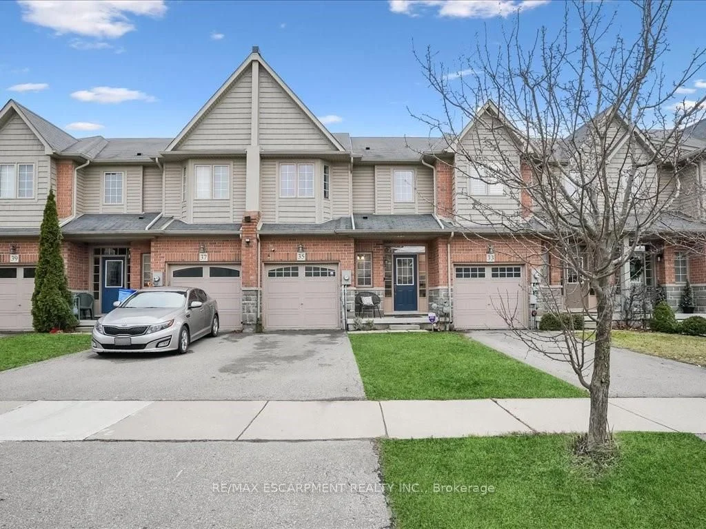 Att/Row/Townhouse in Hamilton