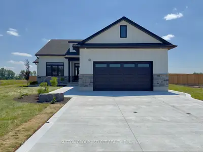 Detached in Lambton Shores