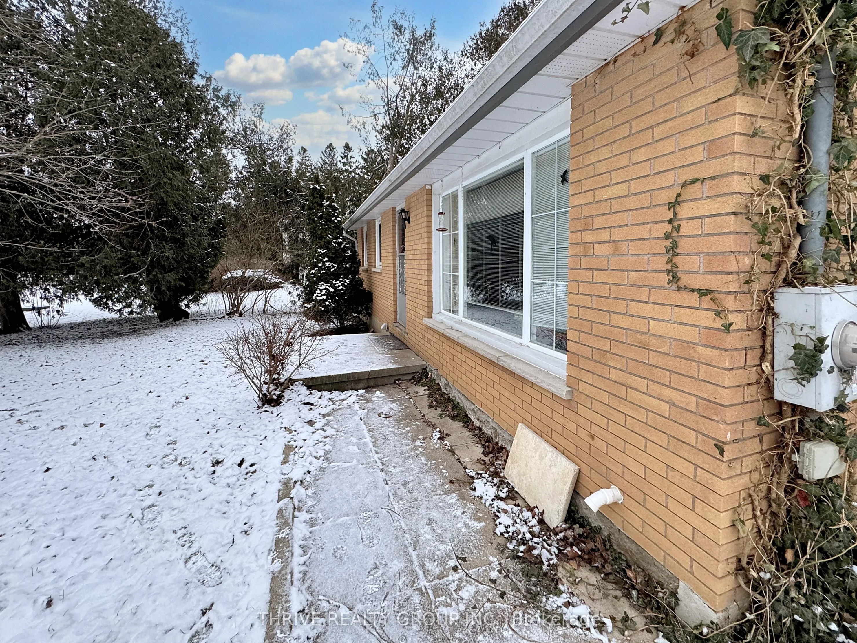 2832 Sunningdale Road W, London North, ON N6H 5L2