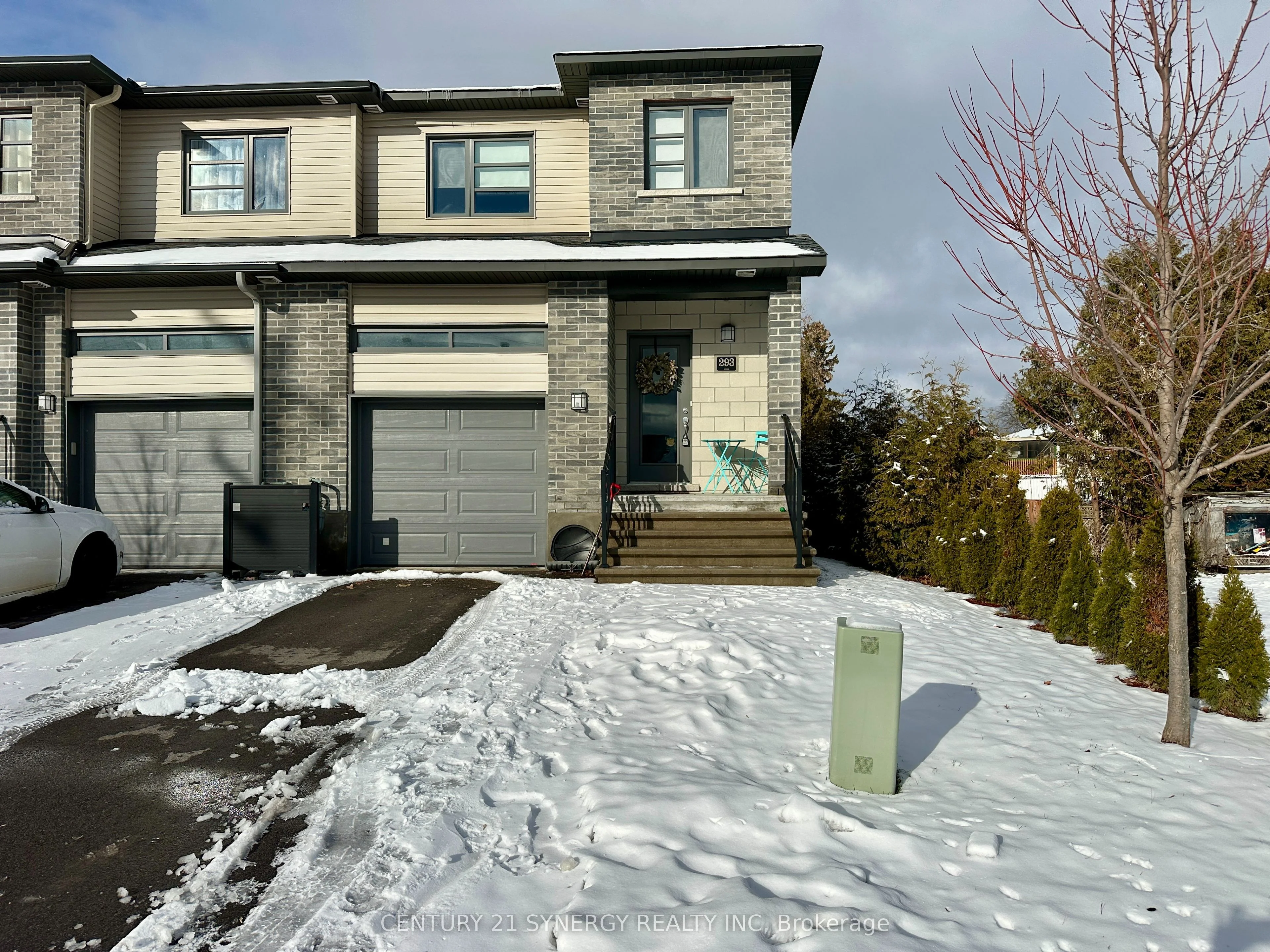 Att/Row/Townhouse in Carleton Place