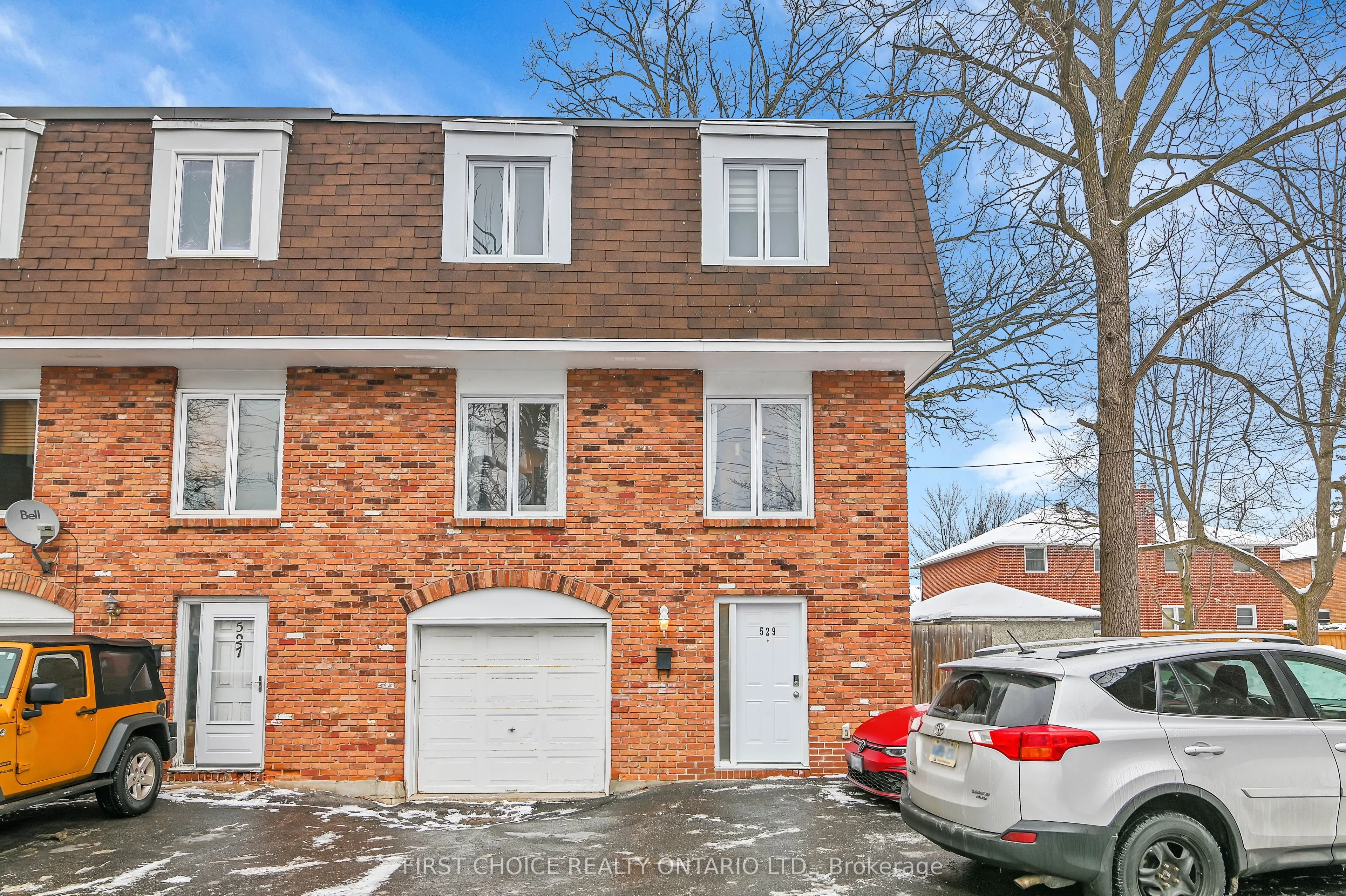 Att/Row/Townhouse in Westboro - Hampton Park