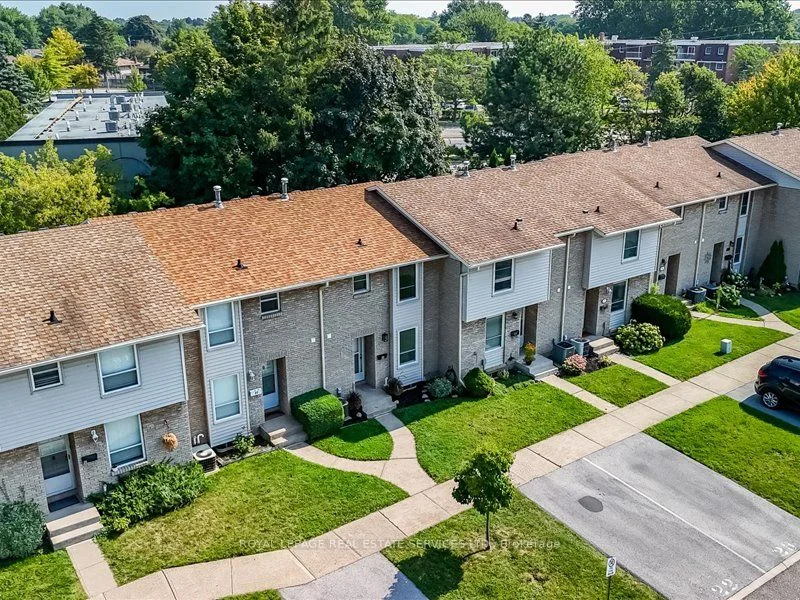 Condo Townhouse in St. Catharines