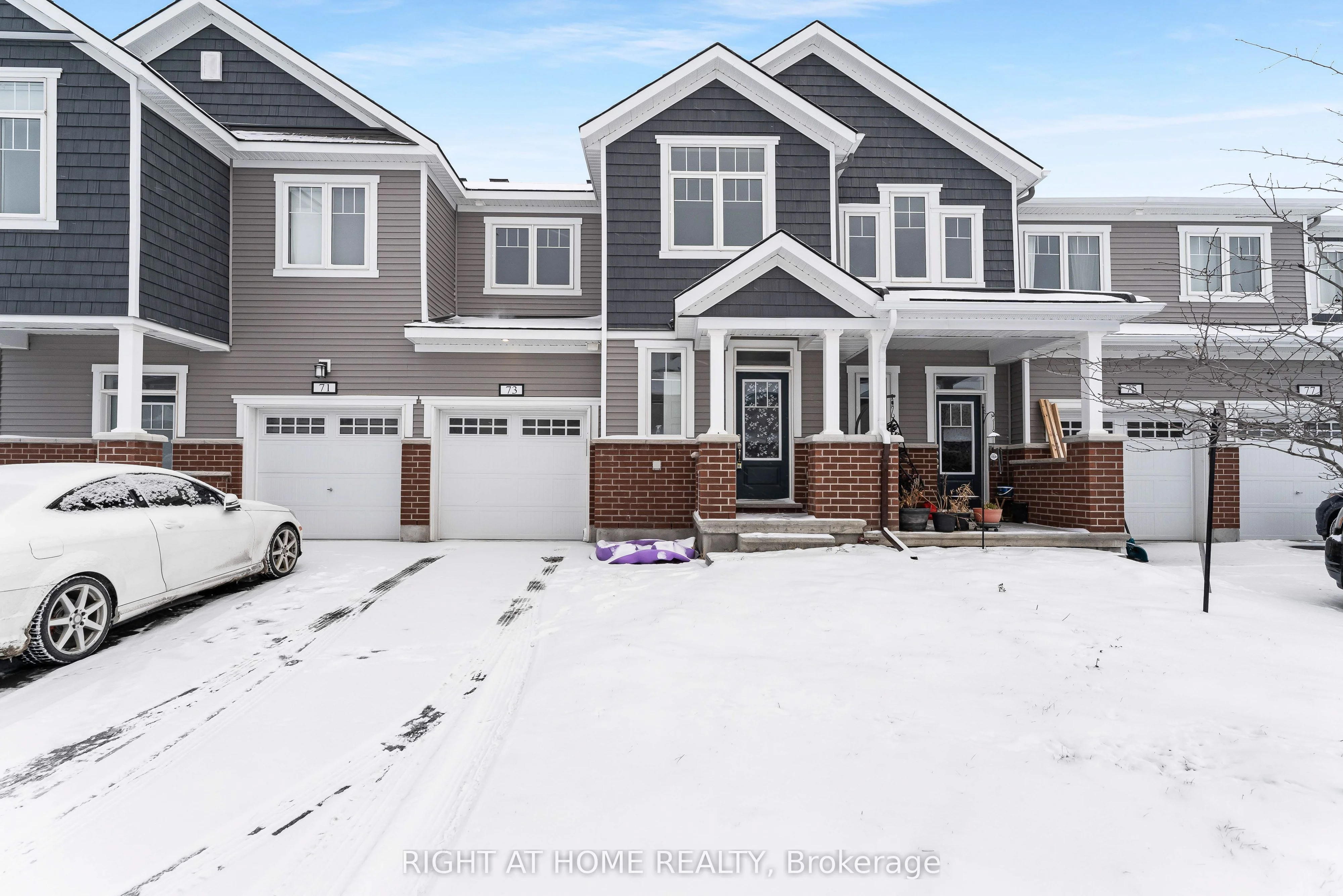 Att/Row/Townhouse in Stittsville - Munster - Richmond