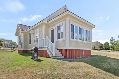 Vacant Land Condo in Prince Edward County