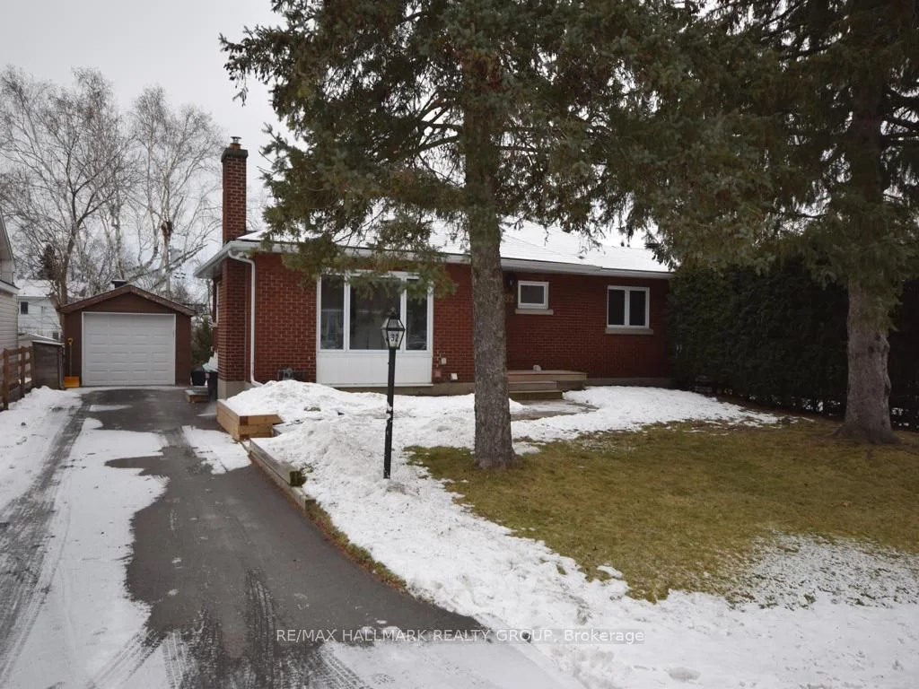 32 Epworth Avenue, Meadowlands - Crestview And Area, On K2g 2l7