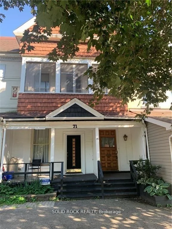 Att/Row/Townhouse in Brockville