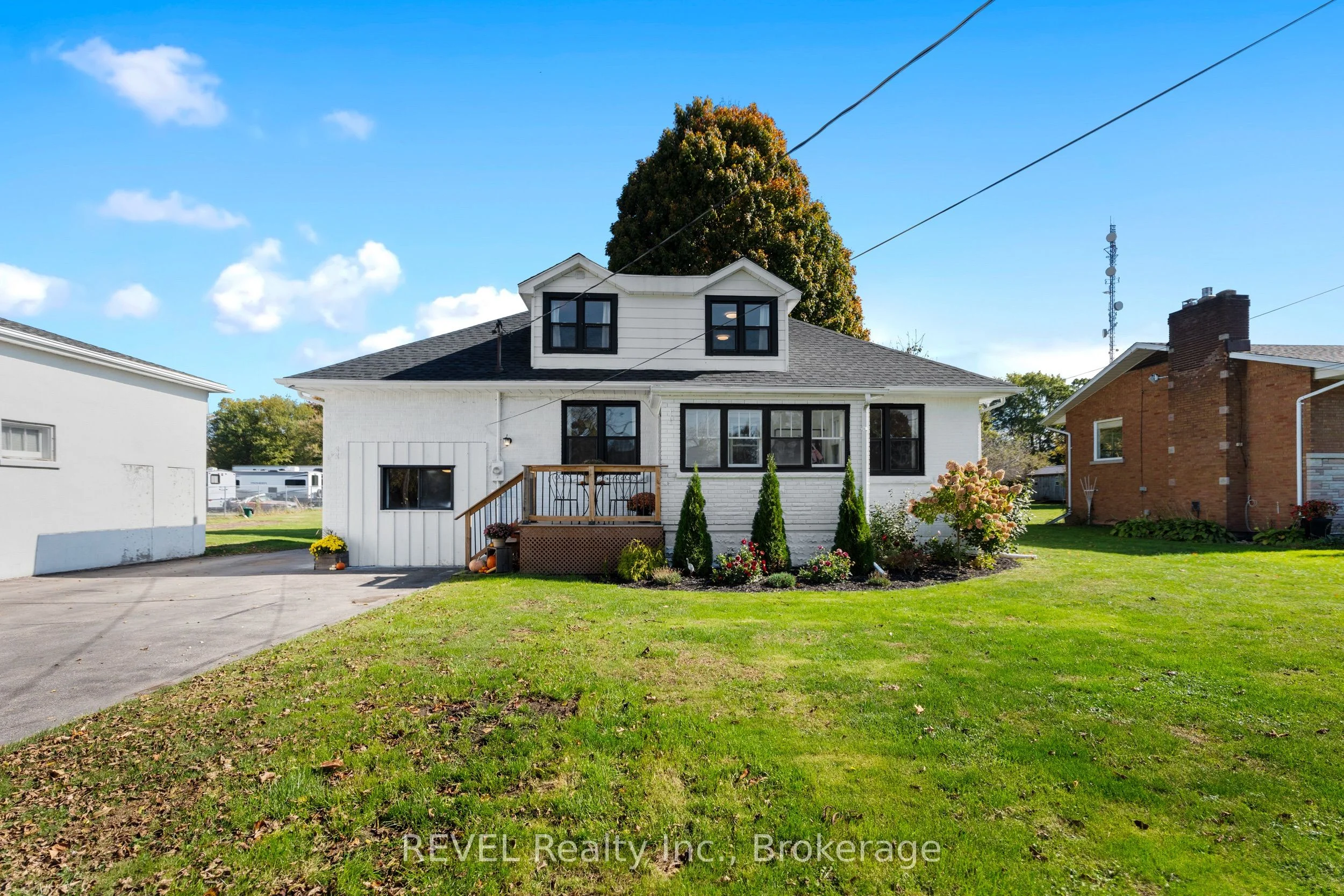 Detached in Port Colborne