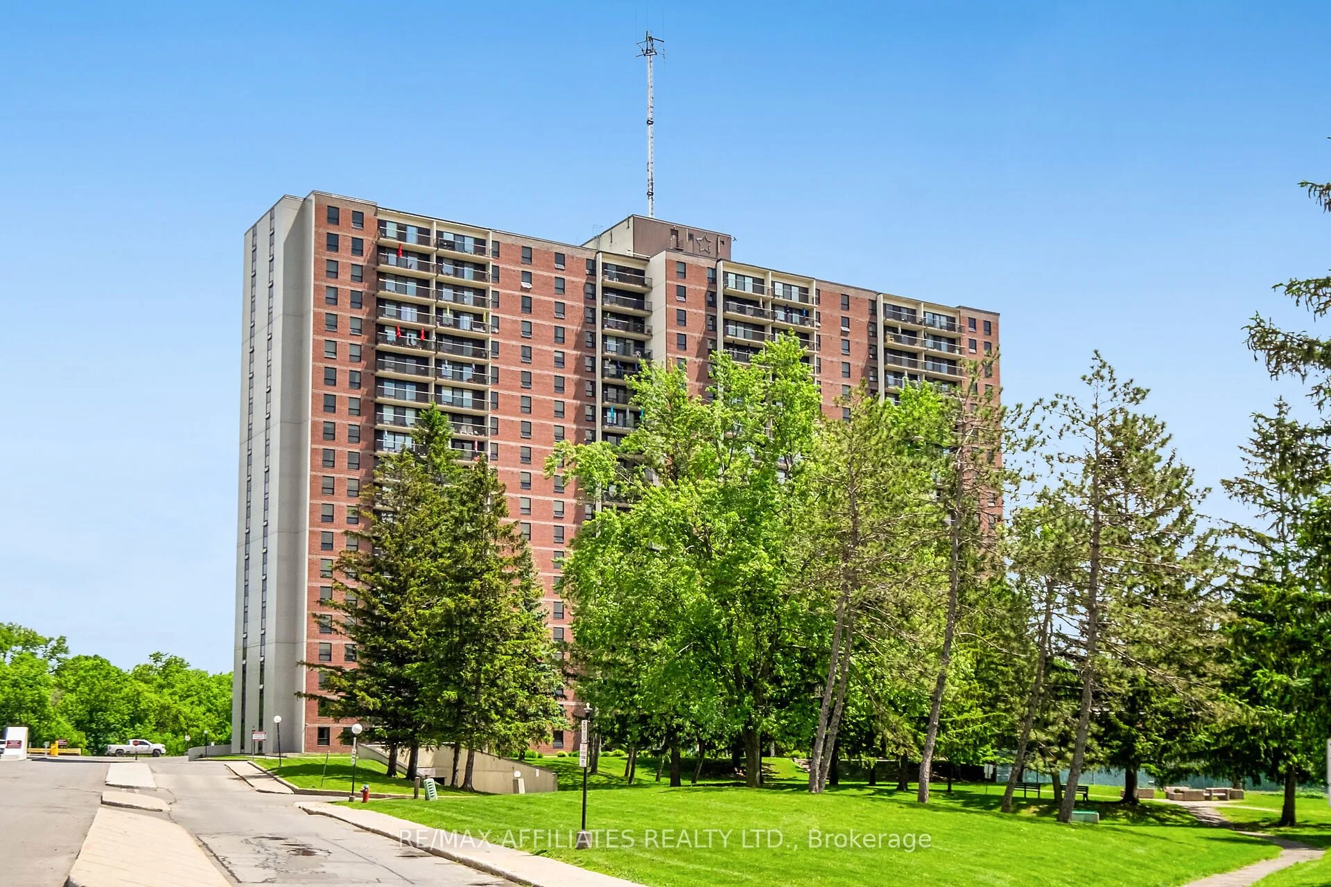 Condo Apartment in Overbrook - Castleheights and Area