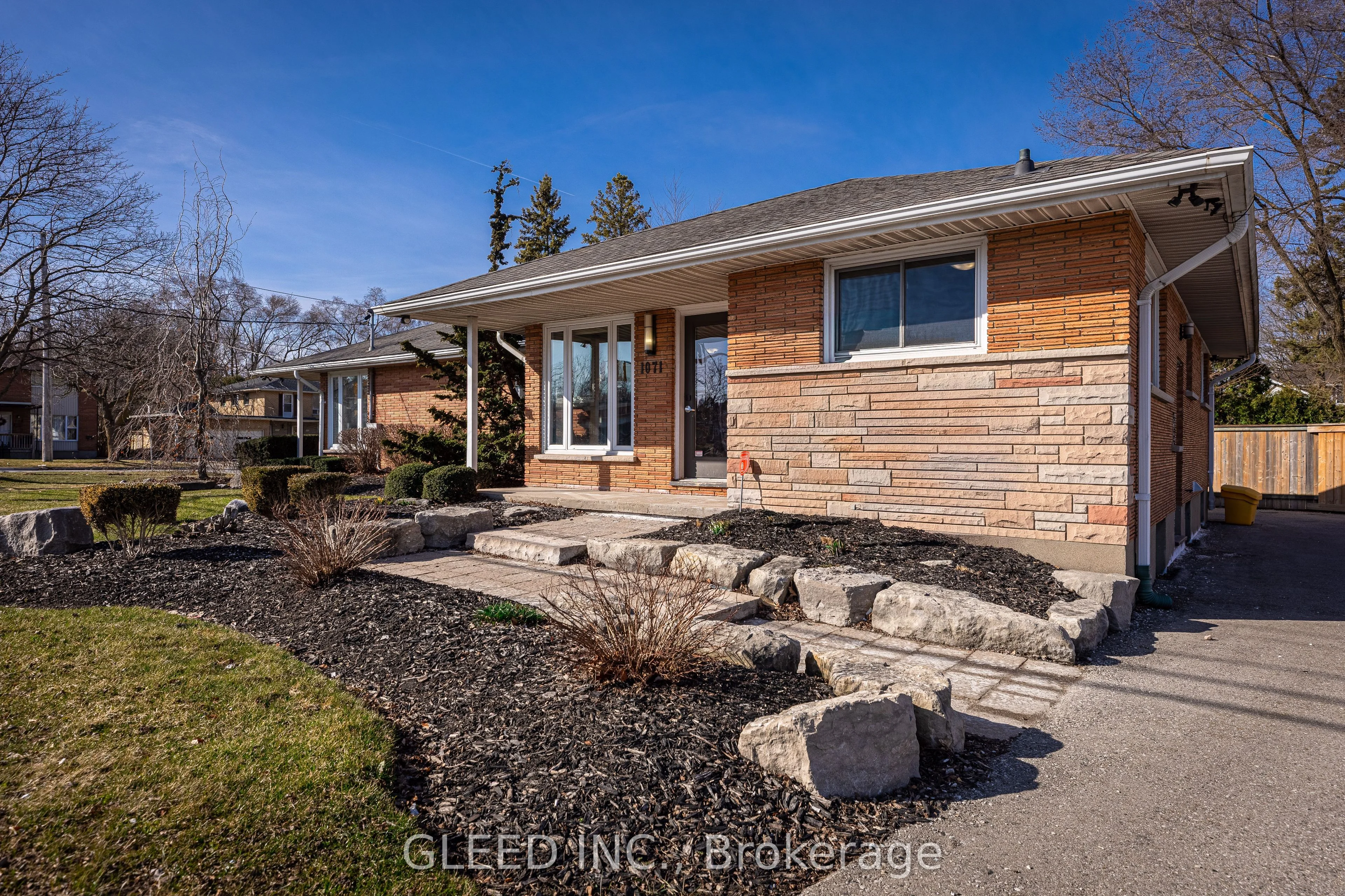 1071 Adelaide Street N, London East, ON N5Y 2N3
