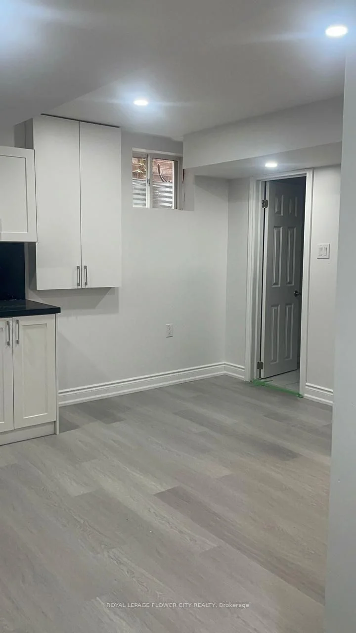 12 Osgoode Street Uppr, Cambridge, On N3c 0c2