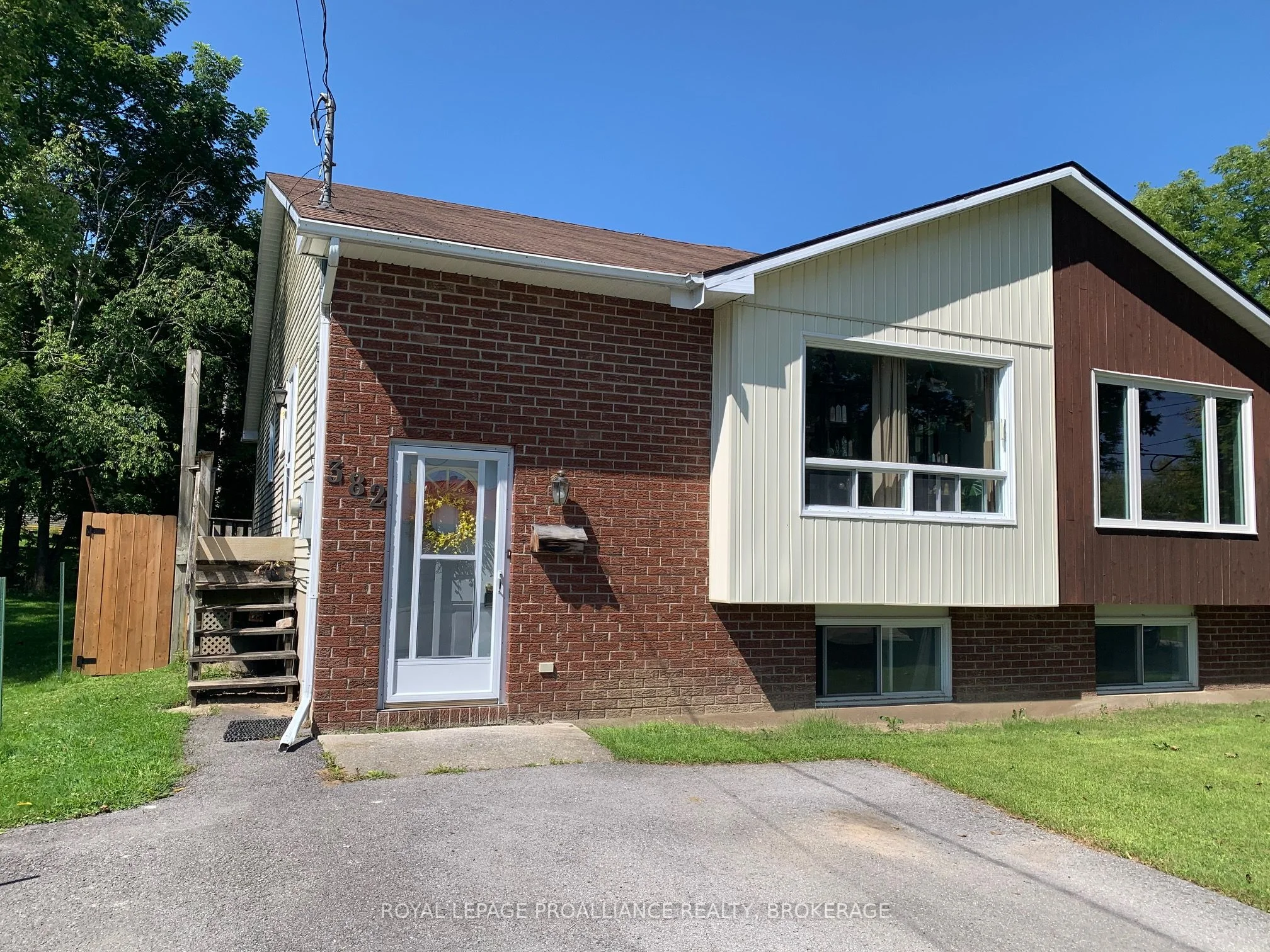 Semi-Detached in Gananoque