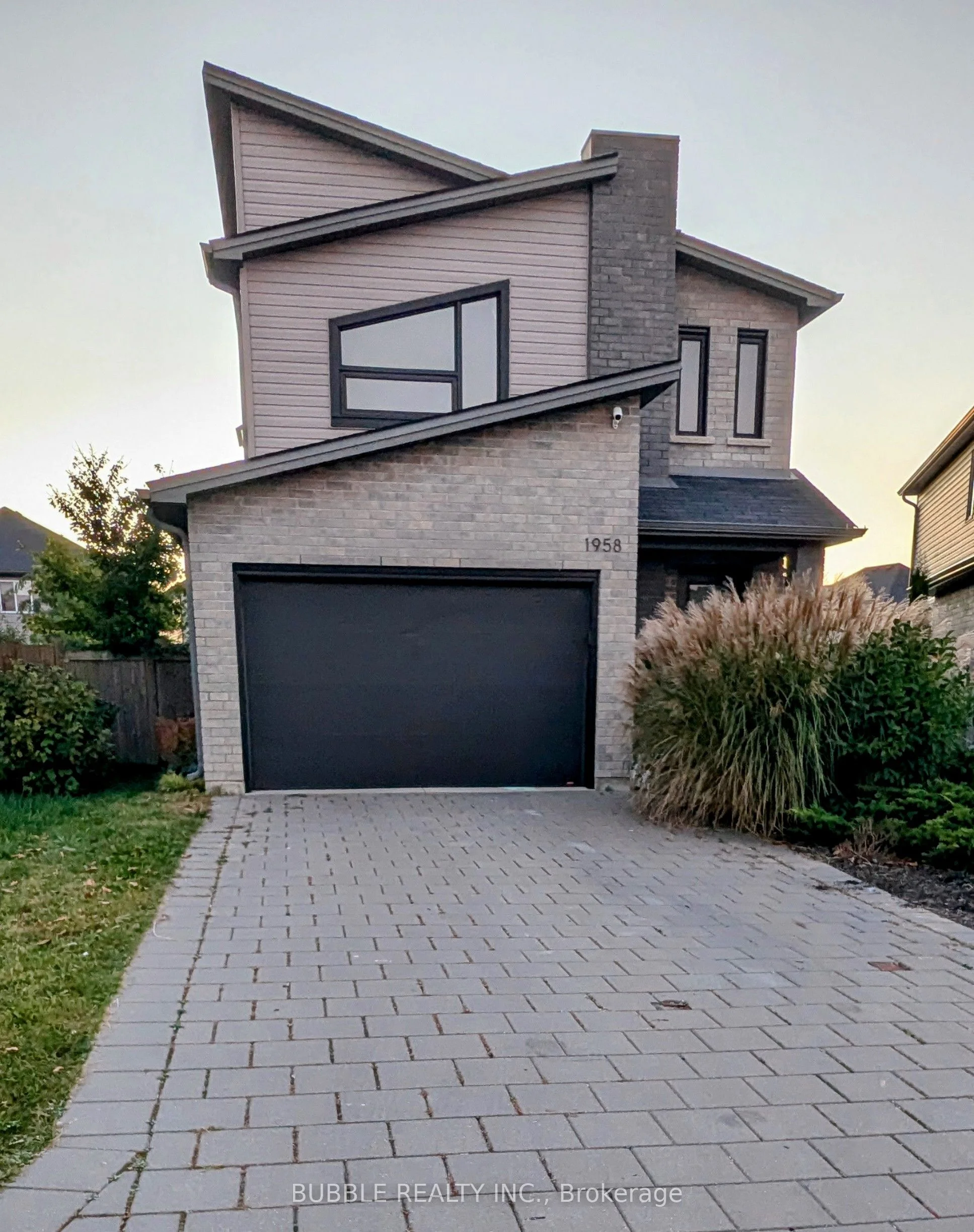 1958 Foxridge Crescent, London North, On N6g 0l8
