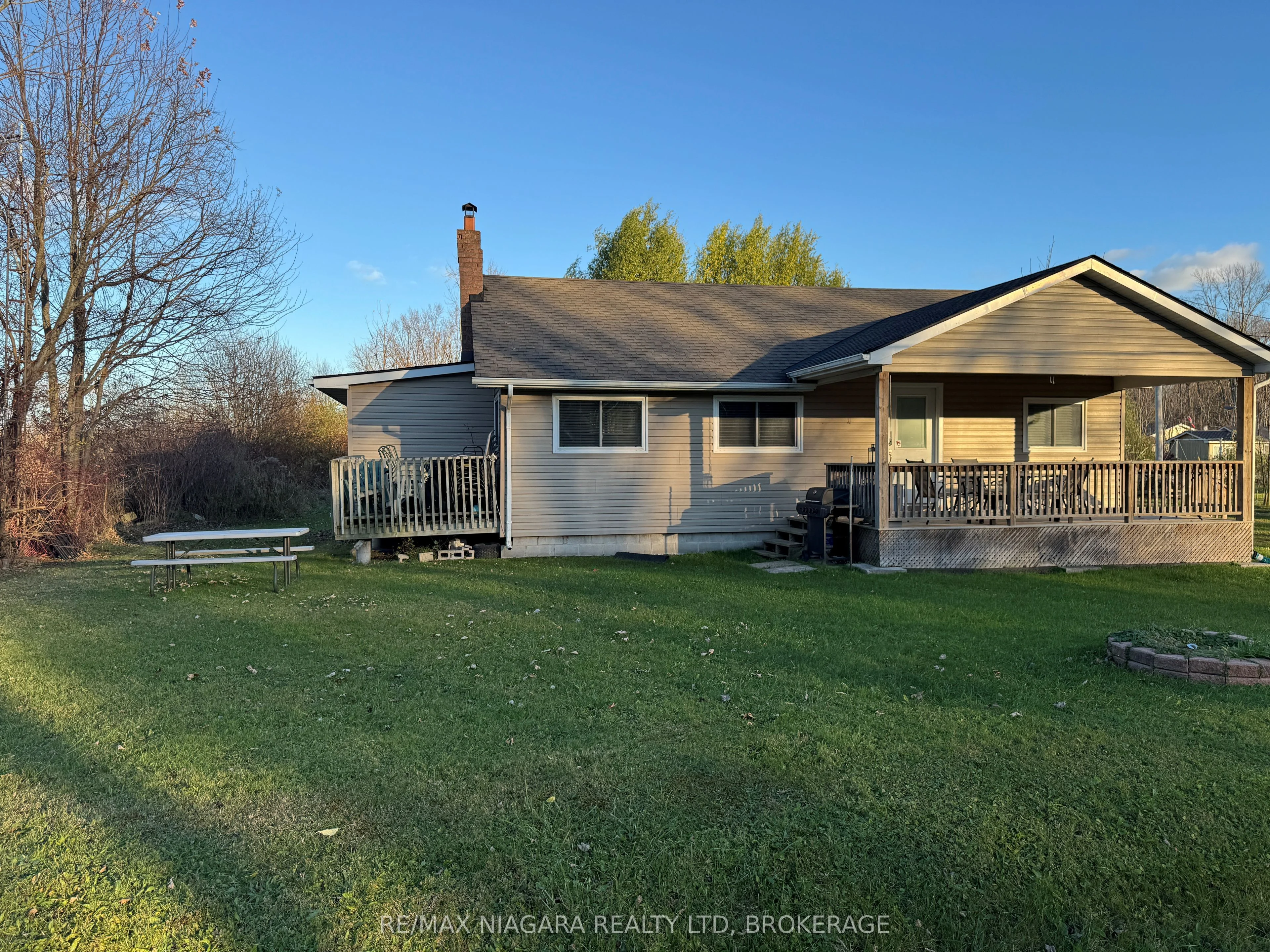 Detached in Port Colborne