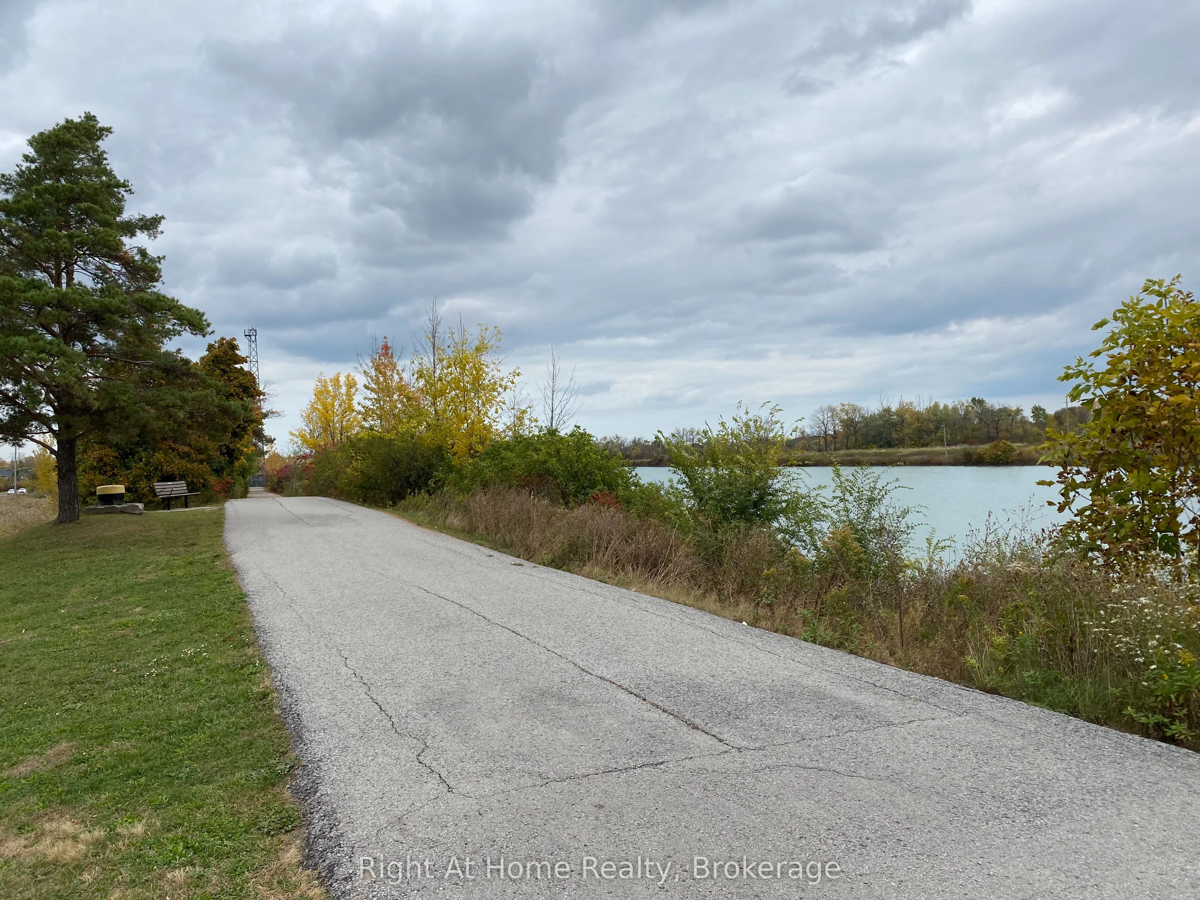 130 Rockwood Avenue Lower, St. Catharines, ON L2P 3R8