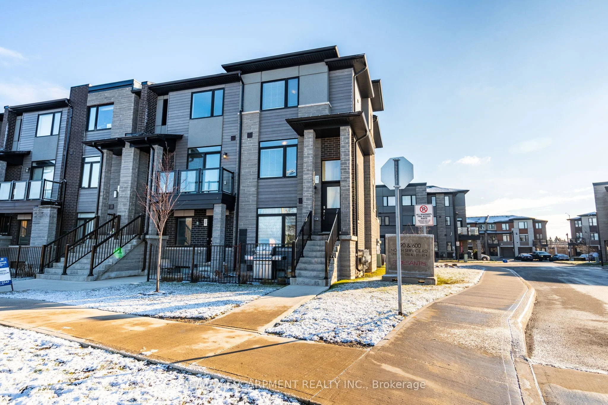 Condo Townhouse in Hamilton