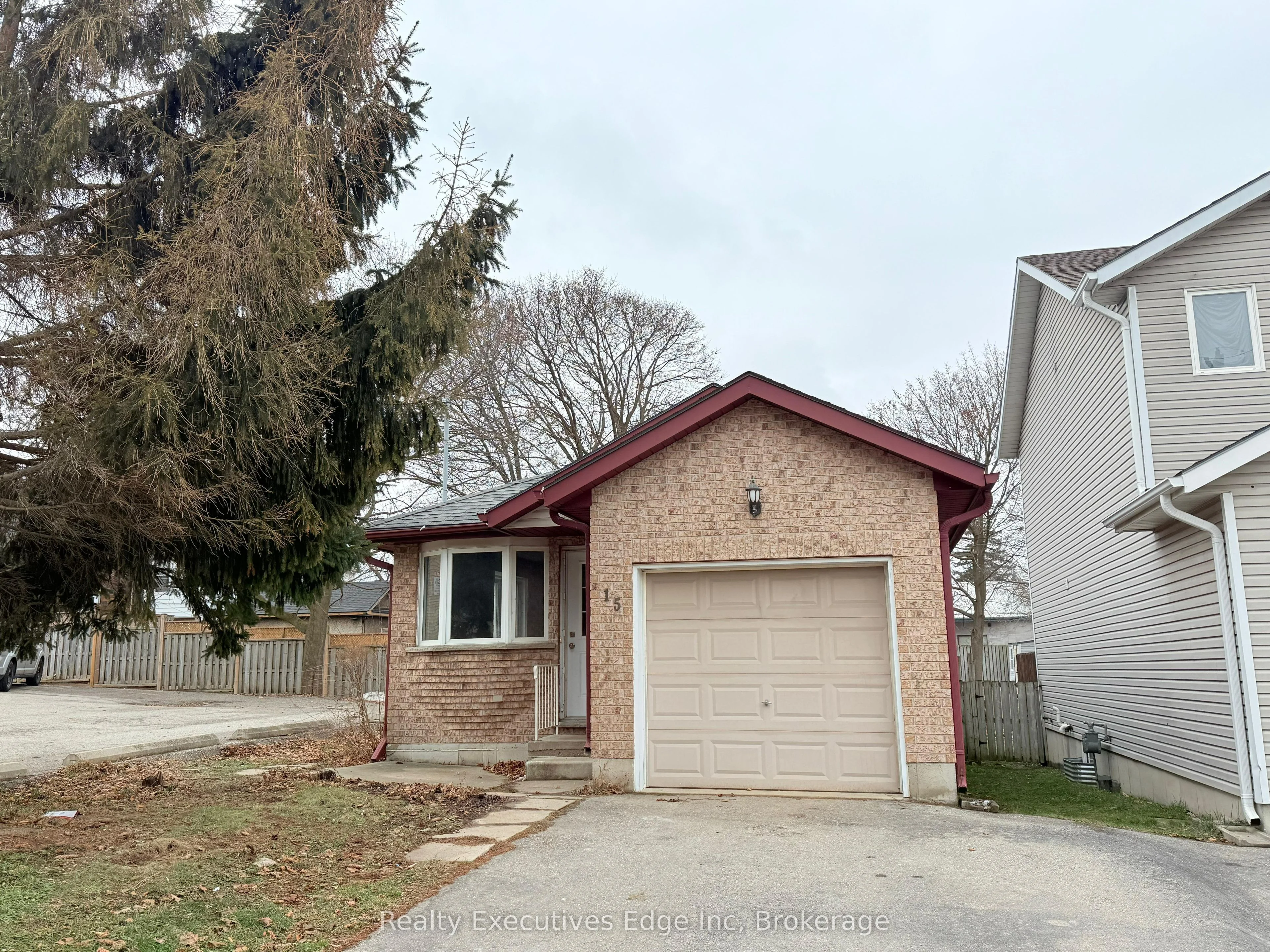 15 Marlboro Street, Woodstock, ON N4S 7E3